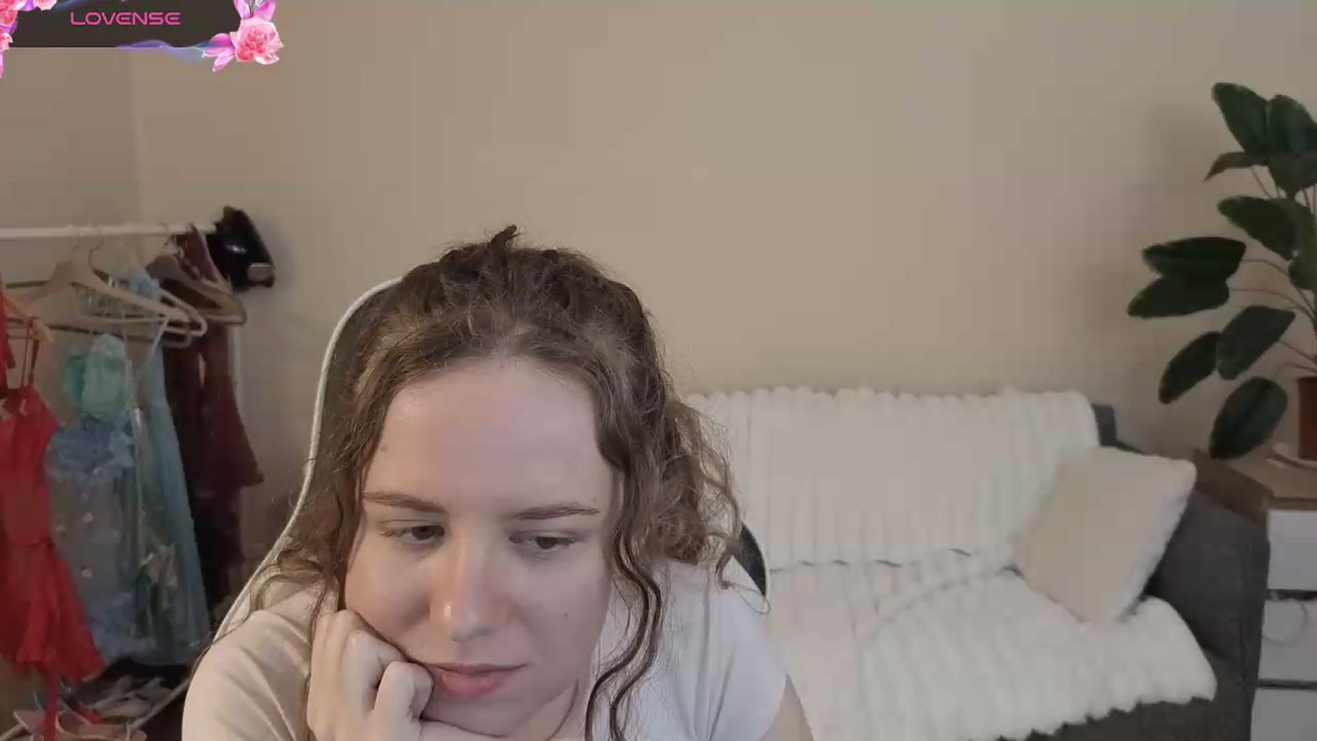 Gallery image thumbnail from BlueFlowerr's myfreecams stream on, 08/19/2026, 17:23 image 9 of 20
