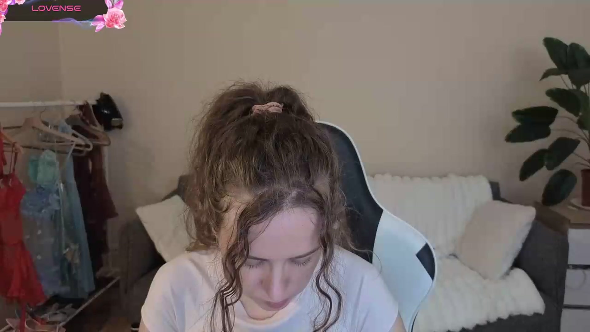 Gallery image thumbnail from BlueFlowerr's myfreecams stream on, 08/19/2026, 17:23 image 8 of 20
