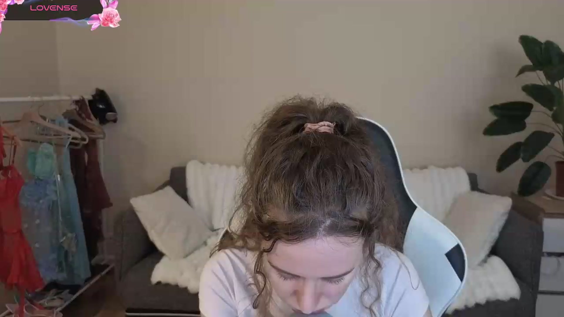 Gallery image thumbnail from BlueFlowerr's myfreecams stream on, 08/19/2026, 17:23 image 20 of 20