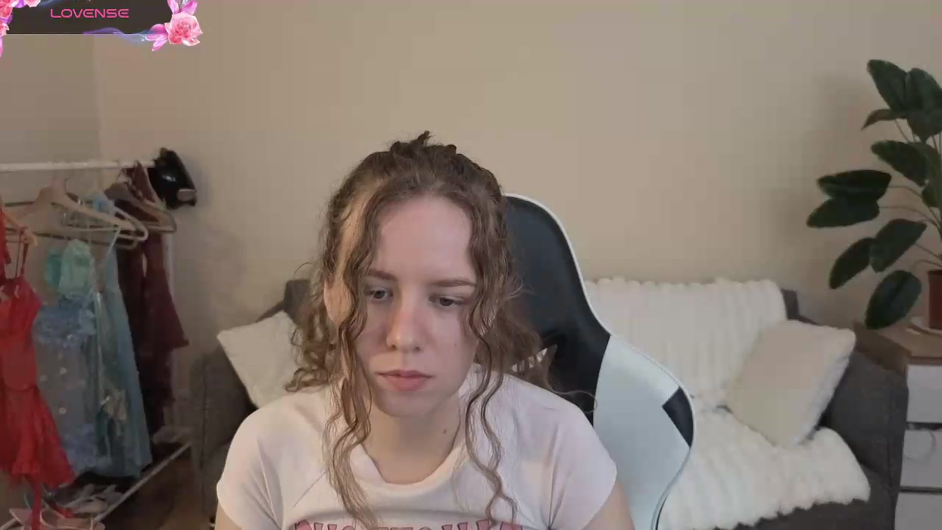 Gallery image thumbnail from BlueFlowerr's myfreecams stream on, 08/19/2026, 17:23 image 7 of 20