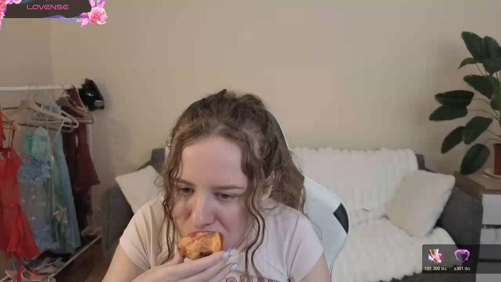 Gallery image thumbnail from BlueFlowerr's myfreecams stream on, 08/19/2026, 17:23 image 11 of 20