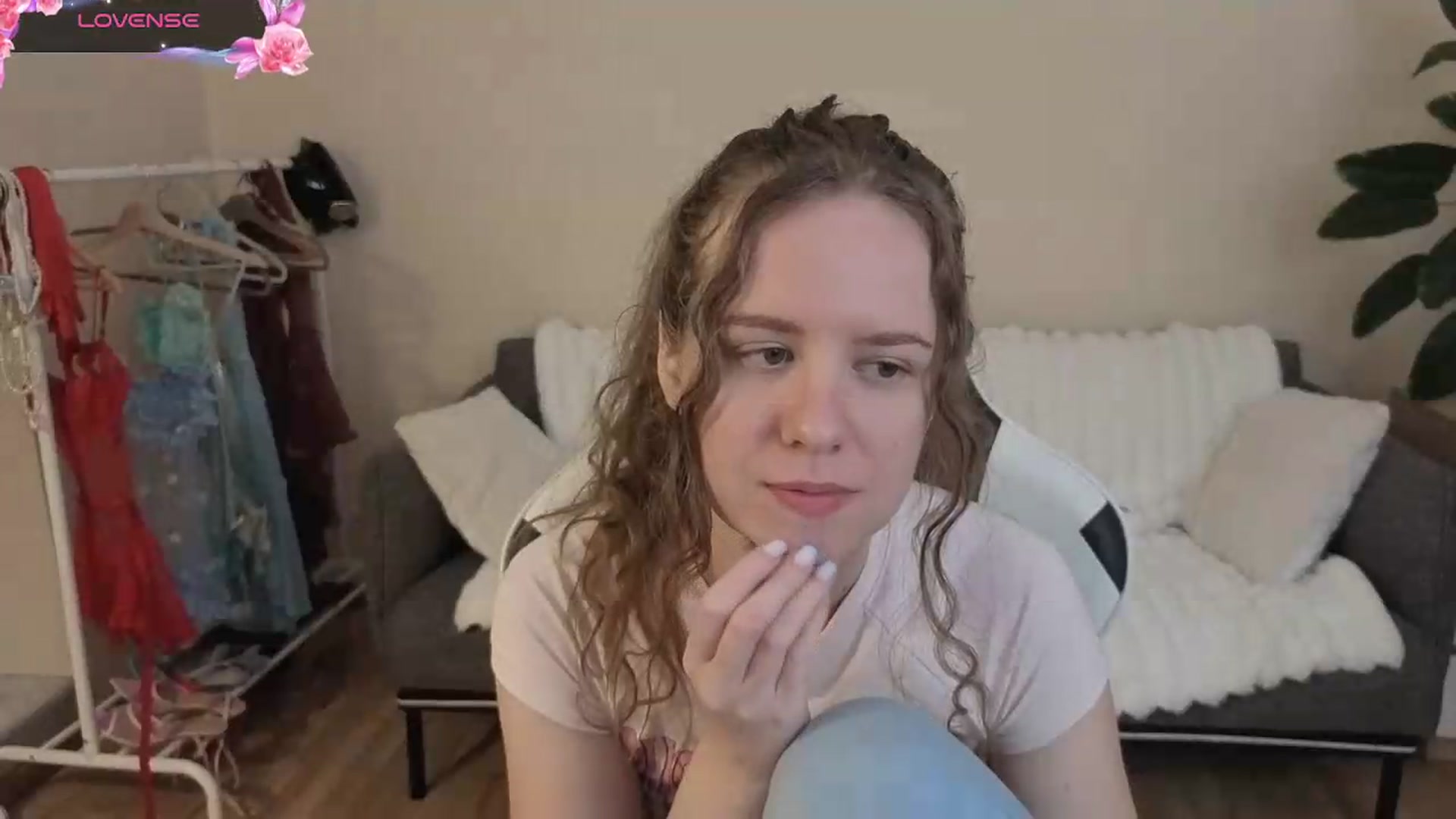Gallery image thumbnail from BlueFlowerr's myfreecams stream on, 08/19/2026, 17:23 image 2 of 20