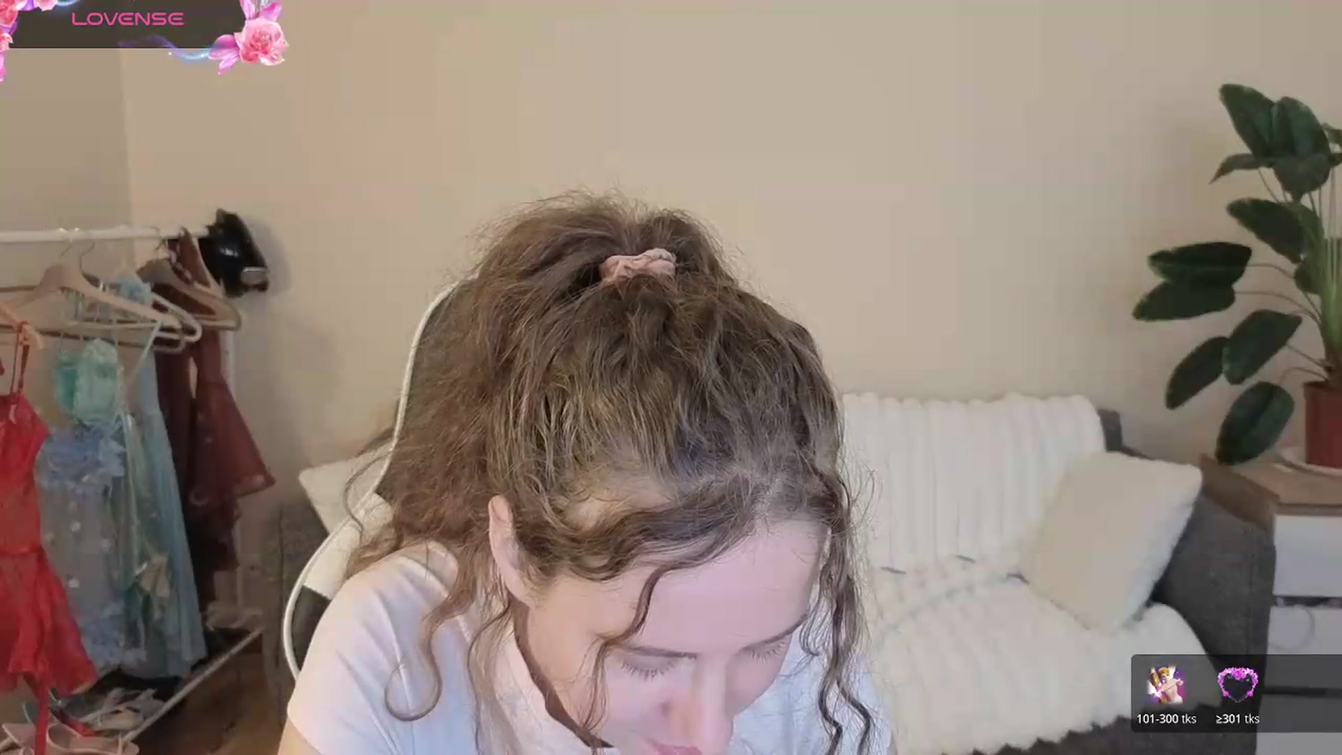 Gallery image thumbnail from BlueFlowerr's myfreecams stream on, 08/19/2026, 18:11 image 2 of 20