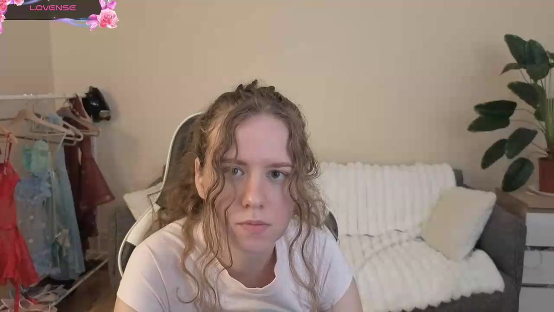 Gallery image thumbnail from BlueFlowerr's myfreecams stream on, 08/19/2026, 18:11 image 9 of 20