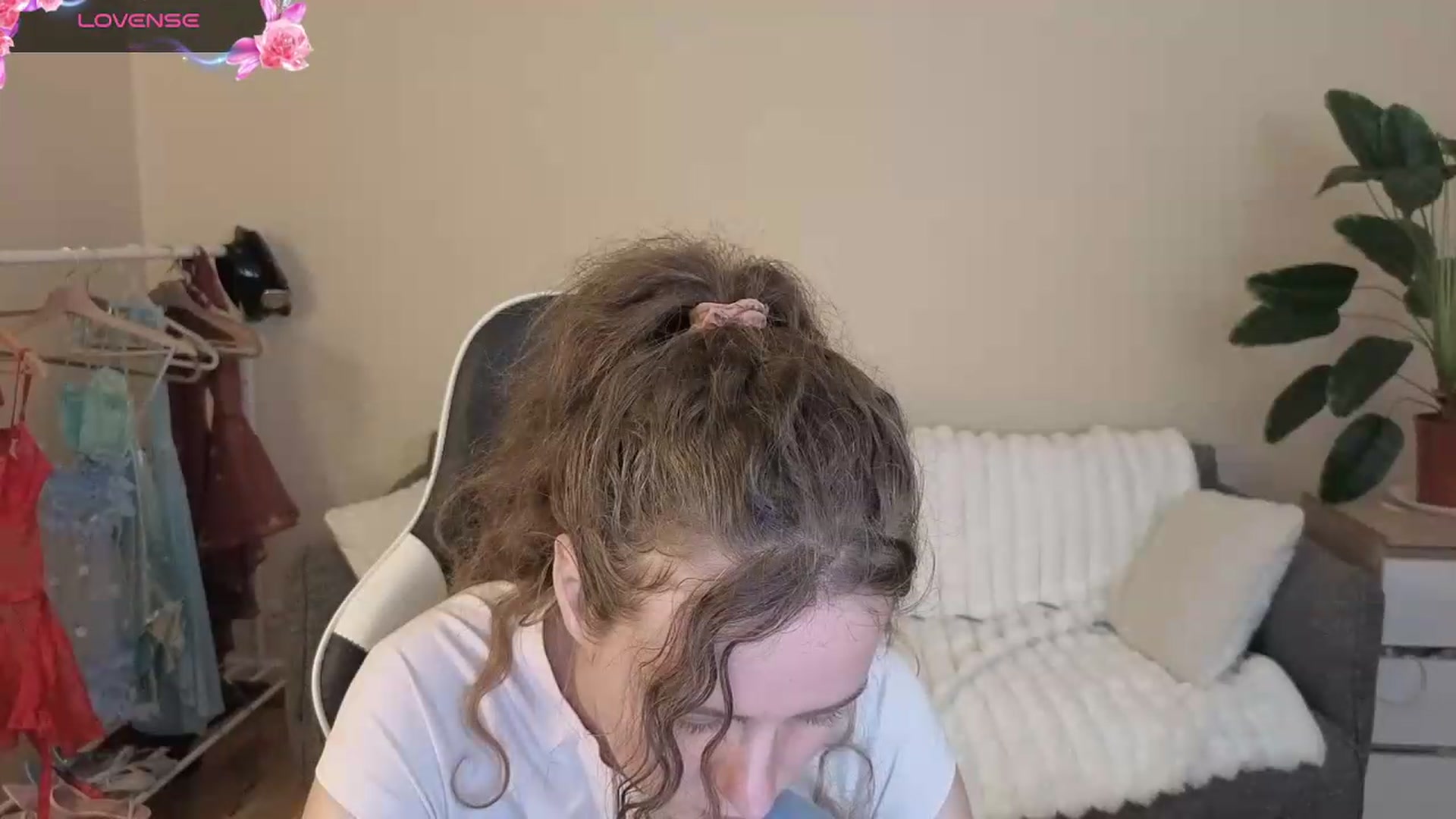 Gallery image thumbnail from BlueFlowerr's myfreecams stream on, 08/19/2026, 18:11 image 10 of 20