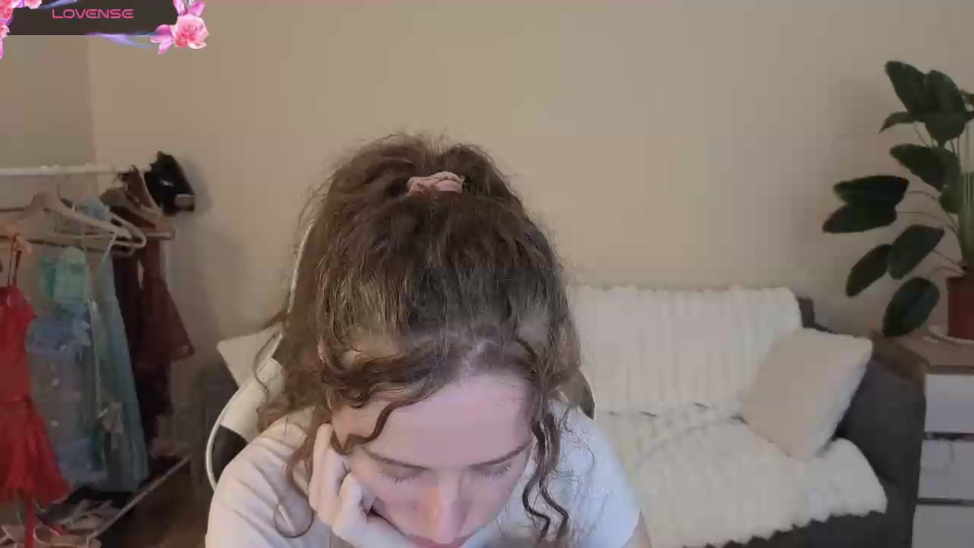 Gallery image thumbnail from BlueFlowerr's myfreecams stream on, 08/19/2026, 18:11 image 1 of 20