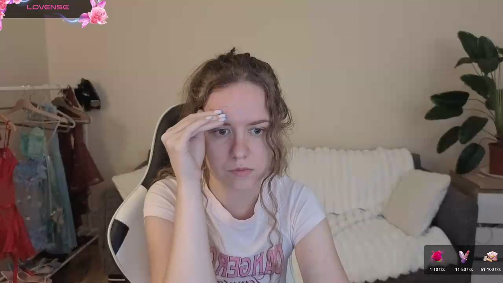 Gallery image thumbnail from BlueFlowerr's myfreecams stream on, 08/19/2026, 18:11 image 6 of 20