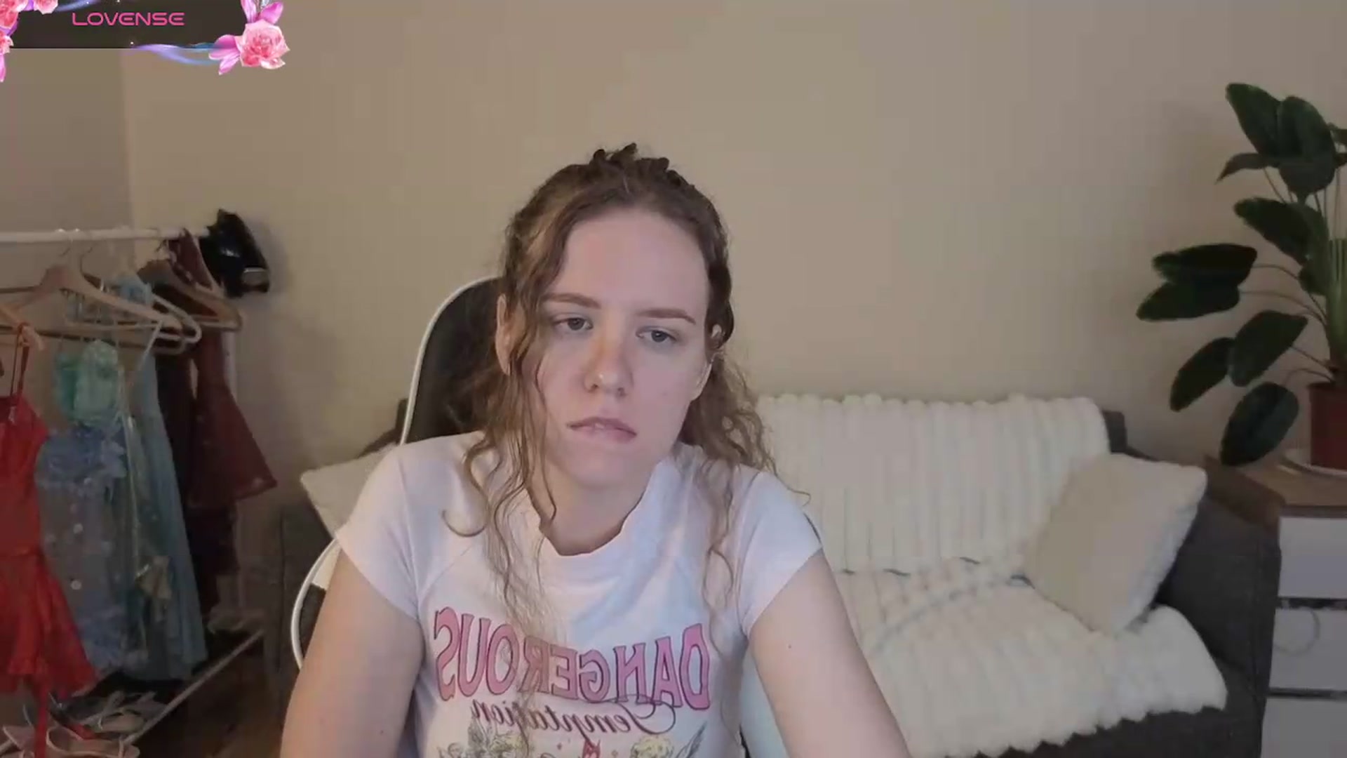 Gallery image thumbnail from BlueFlowerr's myfreecams stream on, 08/19/2026, 18:11 image 11 of 20