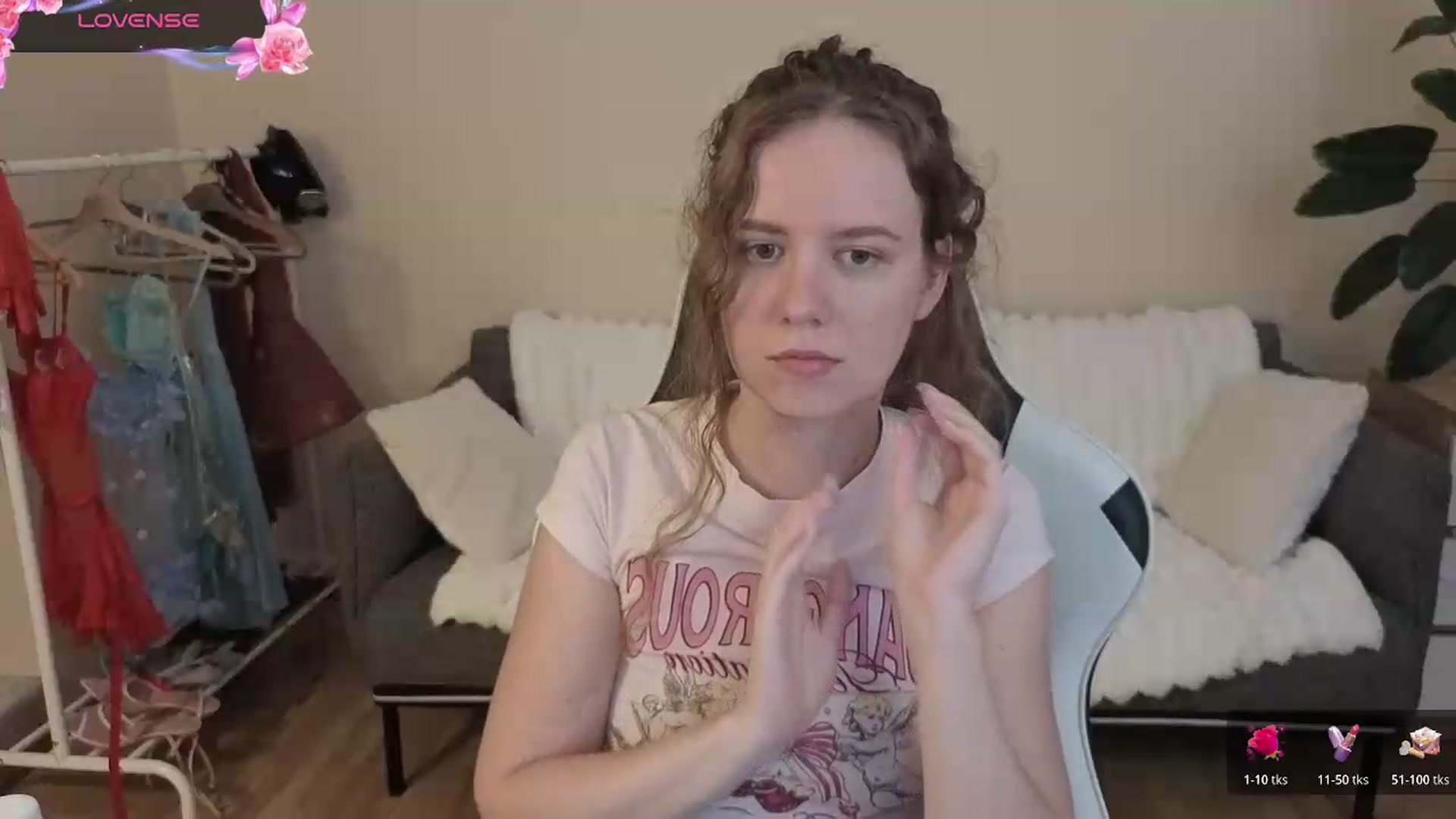 Gallery image thumbnail from BlueFlowerr's myfreecams stream on, 08/19/2026, 20:48 image 17 of 20