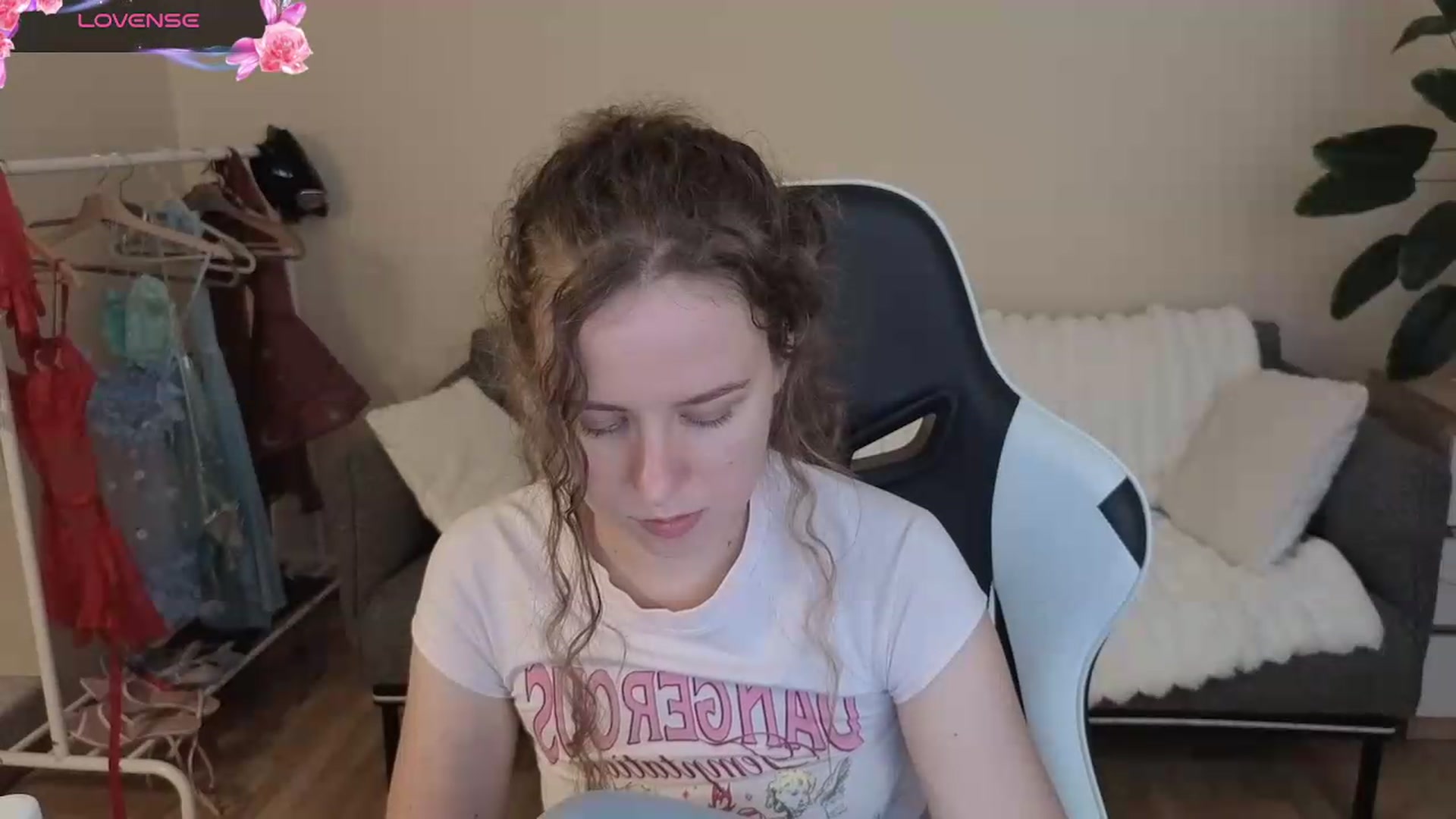 Gallery image thumbnail from BlueFlowerr's myfreecams stream on, 08/19/2026, 20:48 image 20 of 20