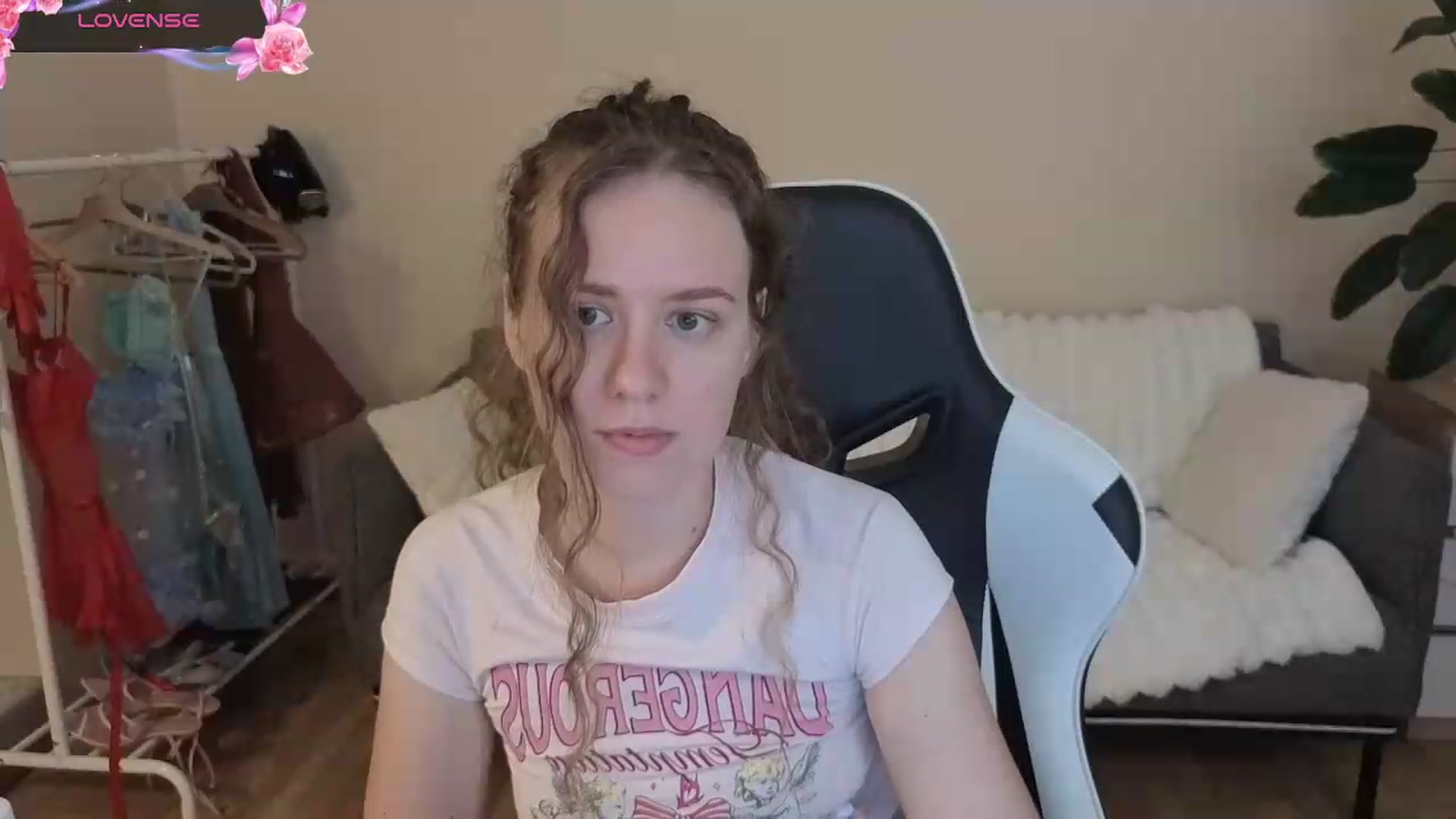 Gallery image thumbnail from BlueFlowerr's myfreecams stream on, 08/19/2026, 20:48 image 13 of 20