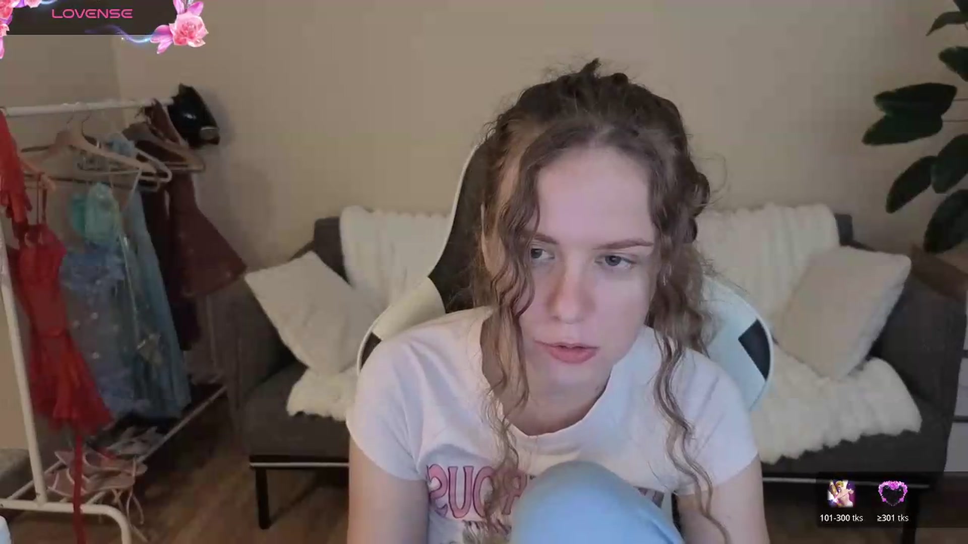 Gallery image thumbnail from BlueFlowerr's myfreecams stream on, 08/19/2026, 20:48 image 6 of 20