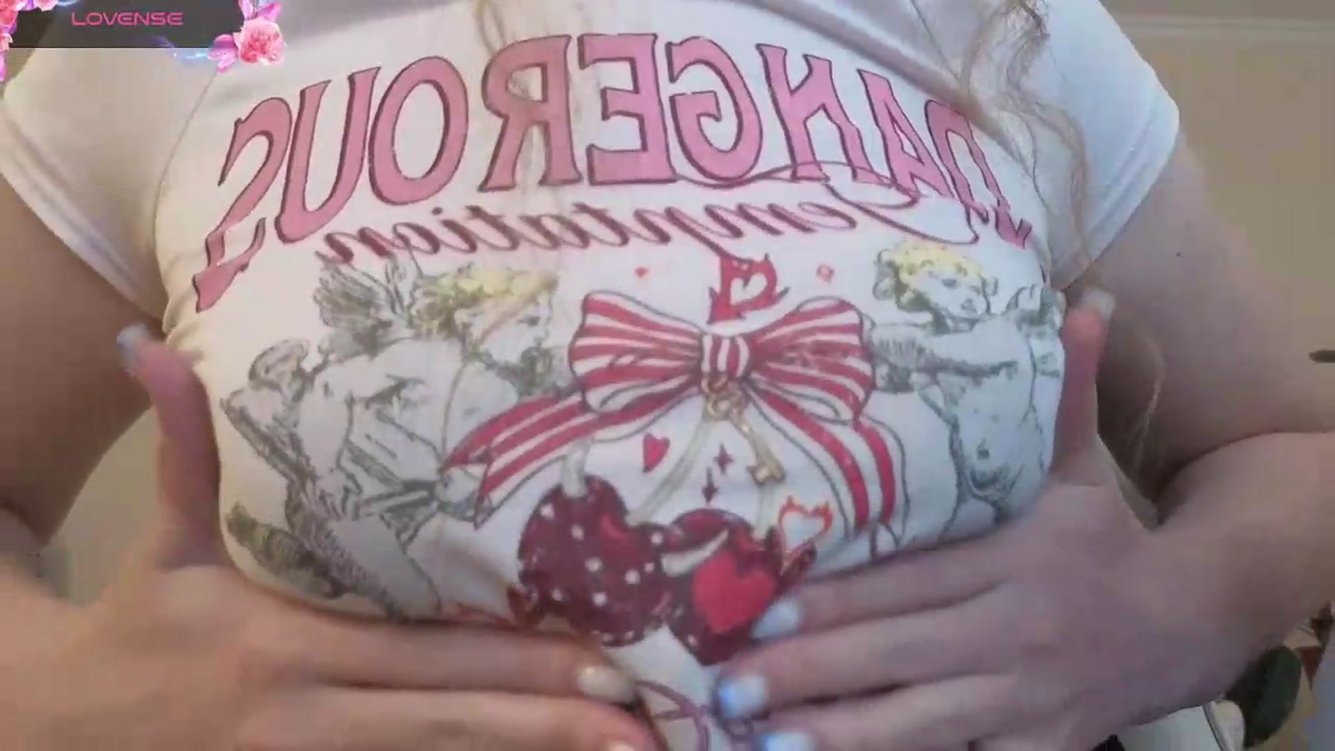Gallery image thumbnail from BlueFlowerr's myfreecams stream on, 08/19/2026, 20:48 image 4 of 20