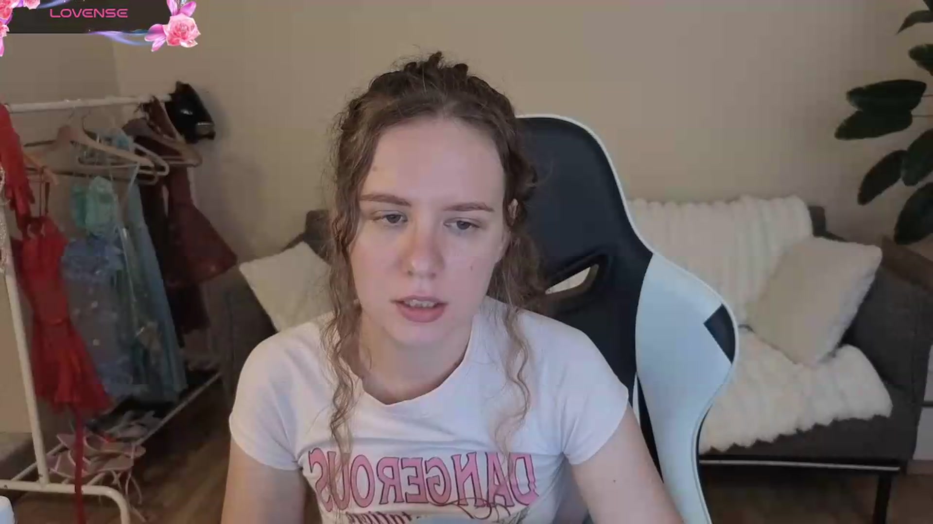 Gallery image thumbnail from BlueFlowerr's myfreecams stream on, 08/19/2026, 20:48 image 5 of 20