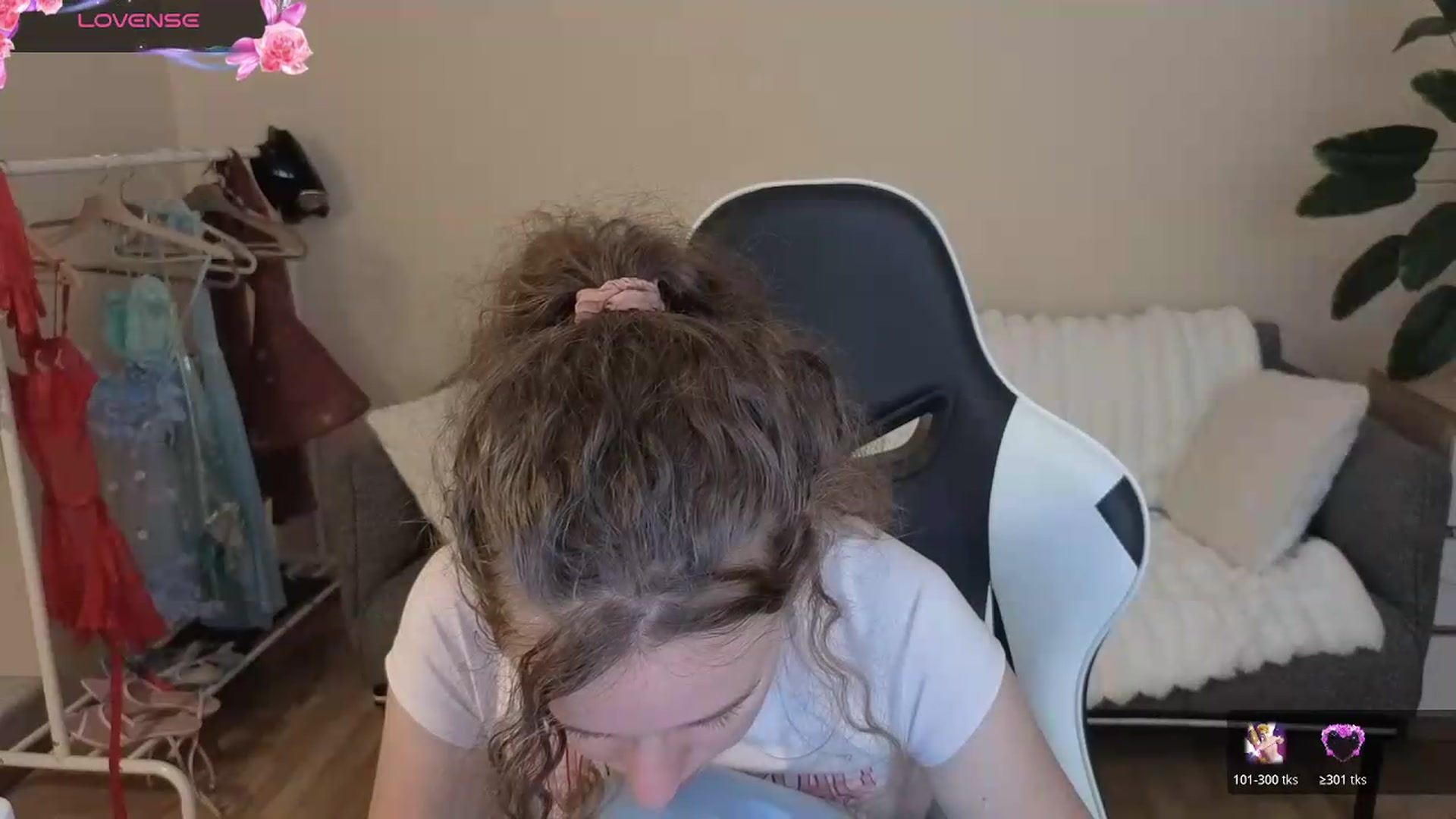 Gallery image thumbnail from BlueFlowerr's myfreecams stream on, 08/19/2026, 20:48 image 11 of 20