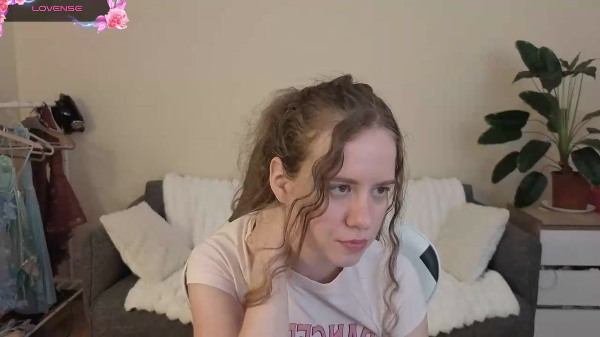 Gallery image thumbnail from BlueFlowerr's myfreecams stream on, 08/19/2026, 20:48 image 2 of 20