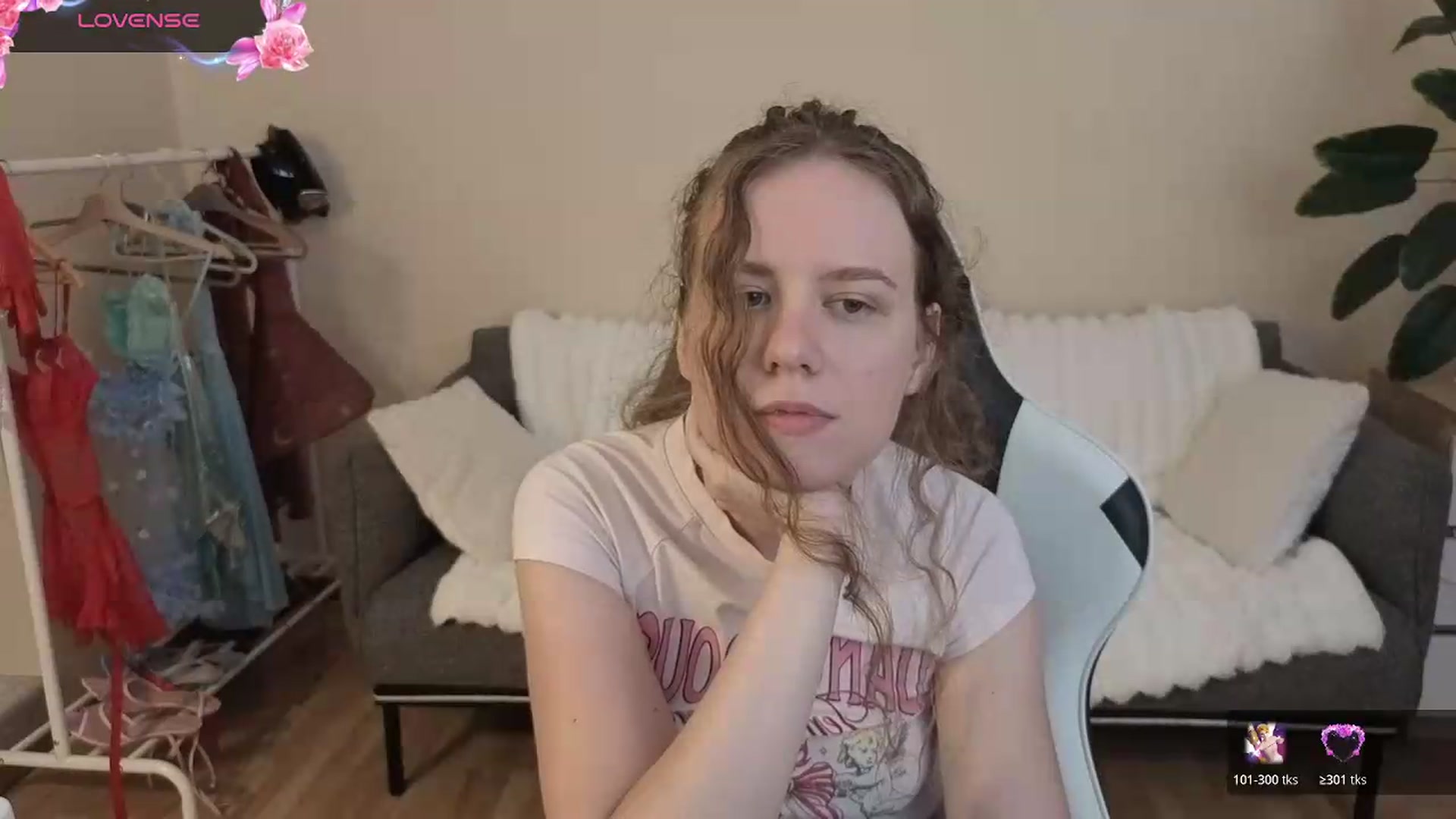 Gallery image thumbnail from BlueFlowerr's myfreecams stream on, 08/19/2026, 20:48 image 16 of 20