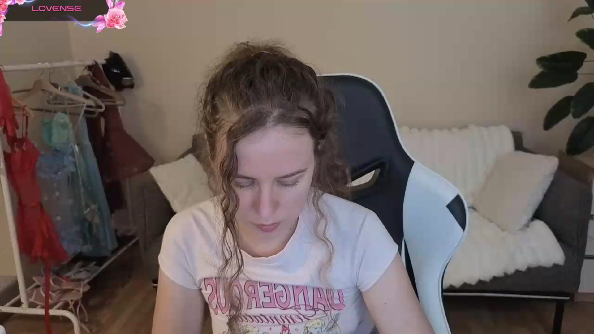 Gallery image thumbnail from BlueFlowerr's myfreecams stream on, 08/19/2026, 20:48 image 12 of 20