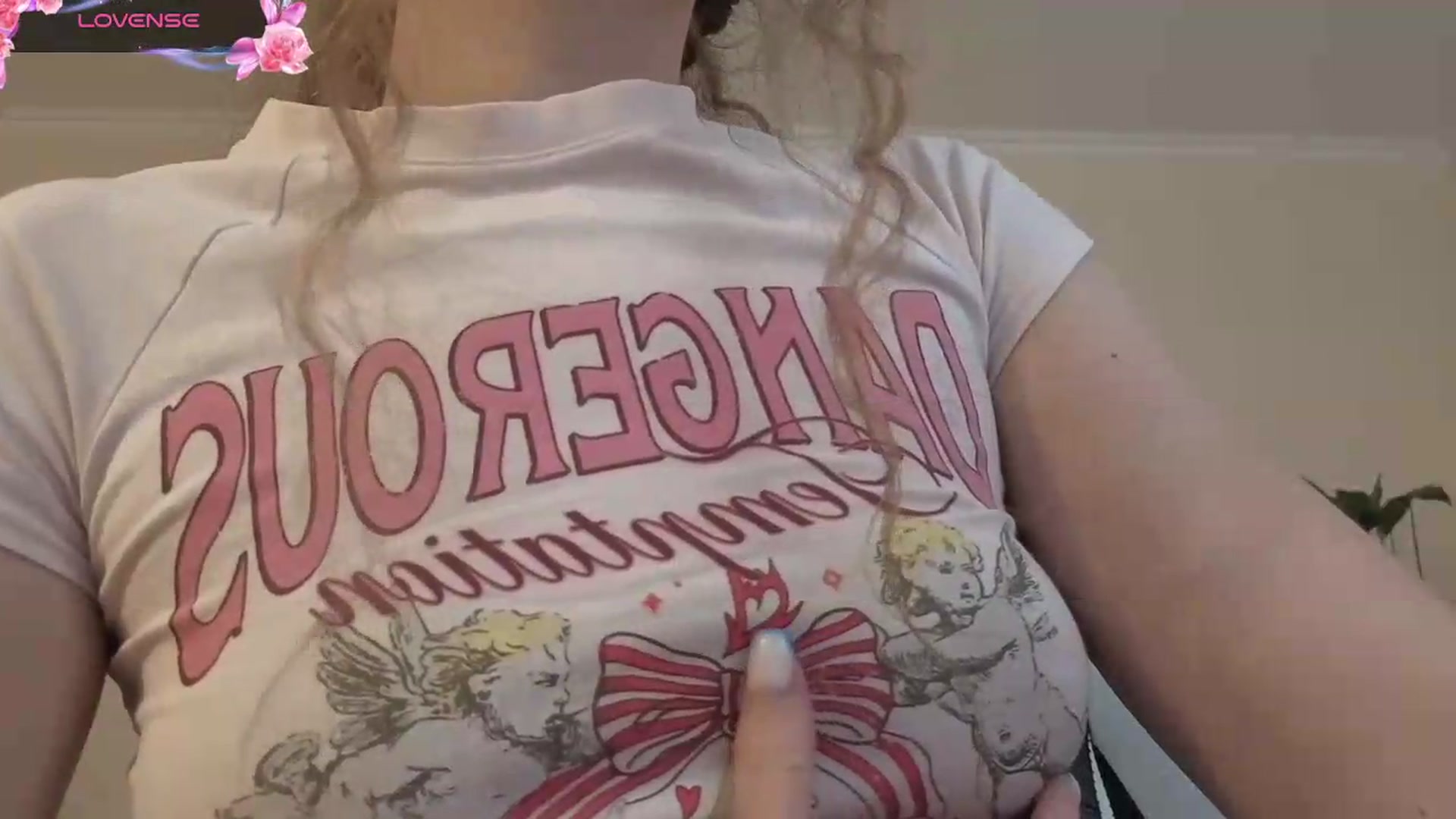 Gallery image thumbnail from BlueFlowerr's myfreecams stream on, 08/19/2026, 20:48 image 3 of 20