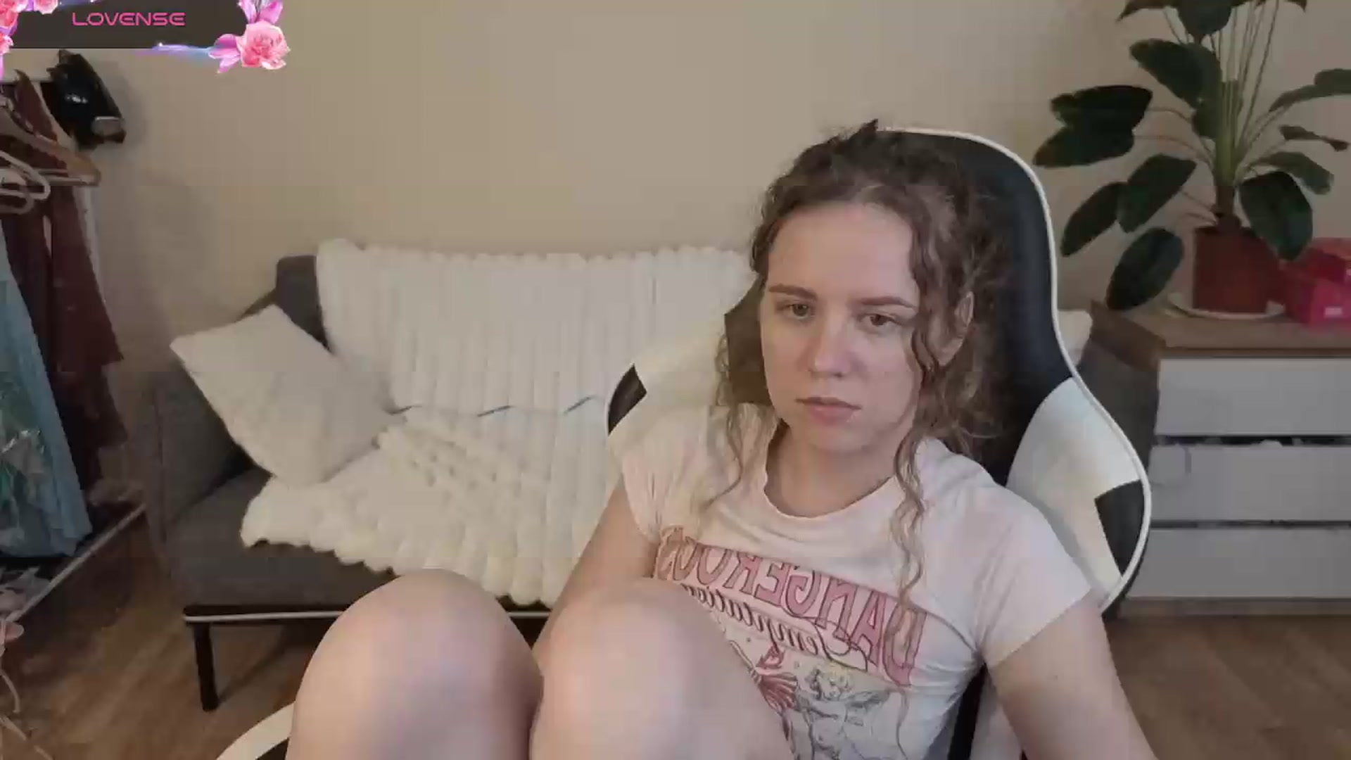 Gallery image thumbnail from BlueFlowerr's myfreecams stream on, 08/19/2026, 22:29 image 16 of 20