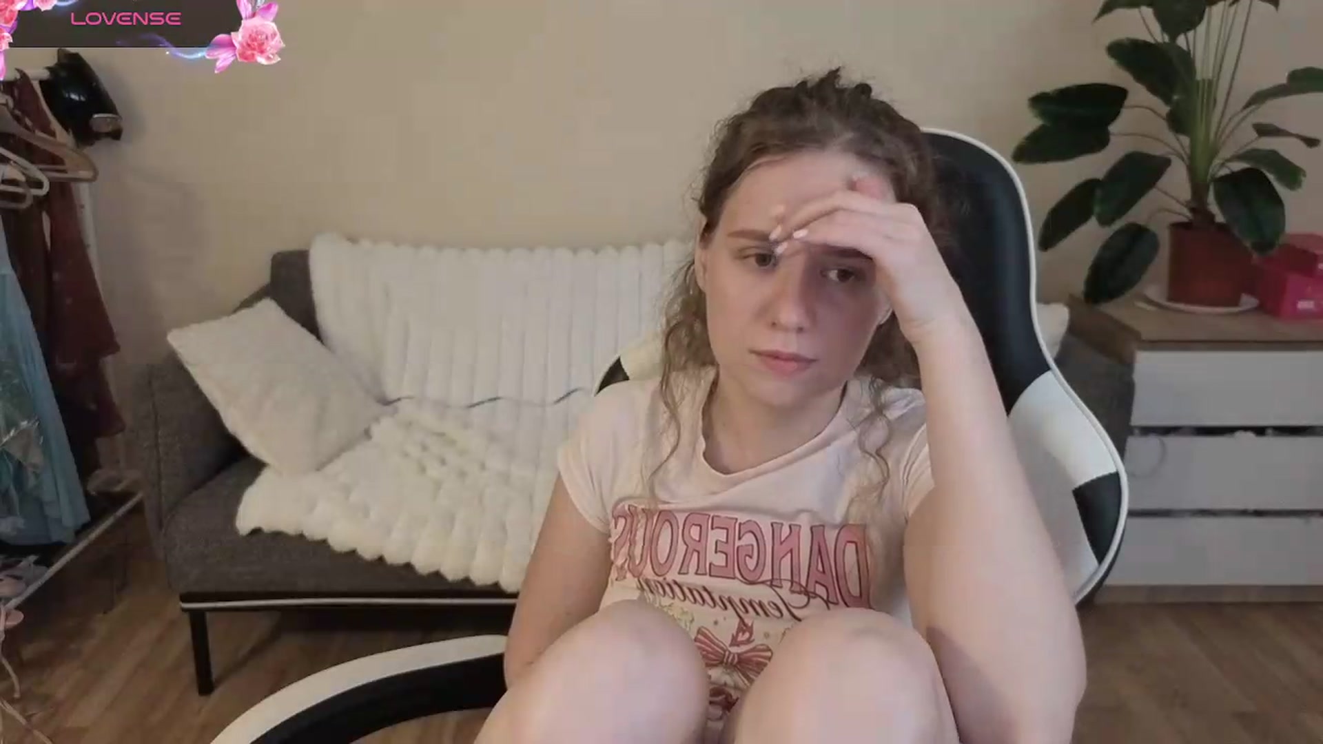 Gallery image thumbnail from BlueFlowerr's myfreecams stream on, 08/19/2026, 22:29 image 14 of 20