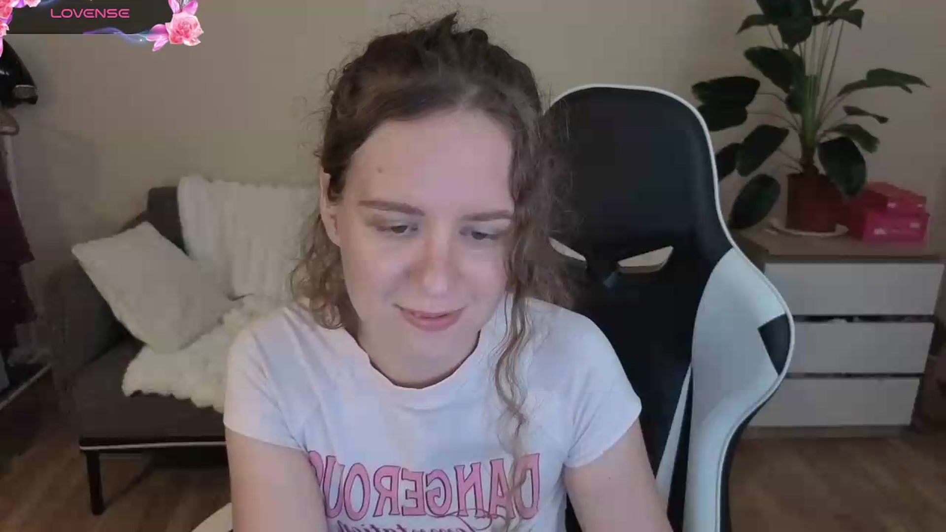 Gallery image thumbnail from BlueFlowerr's myfreecams stream on, 08/19/2026, 23:55 image 14 of 20