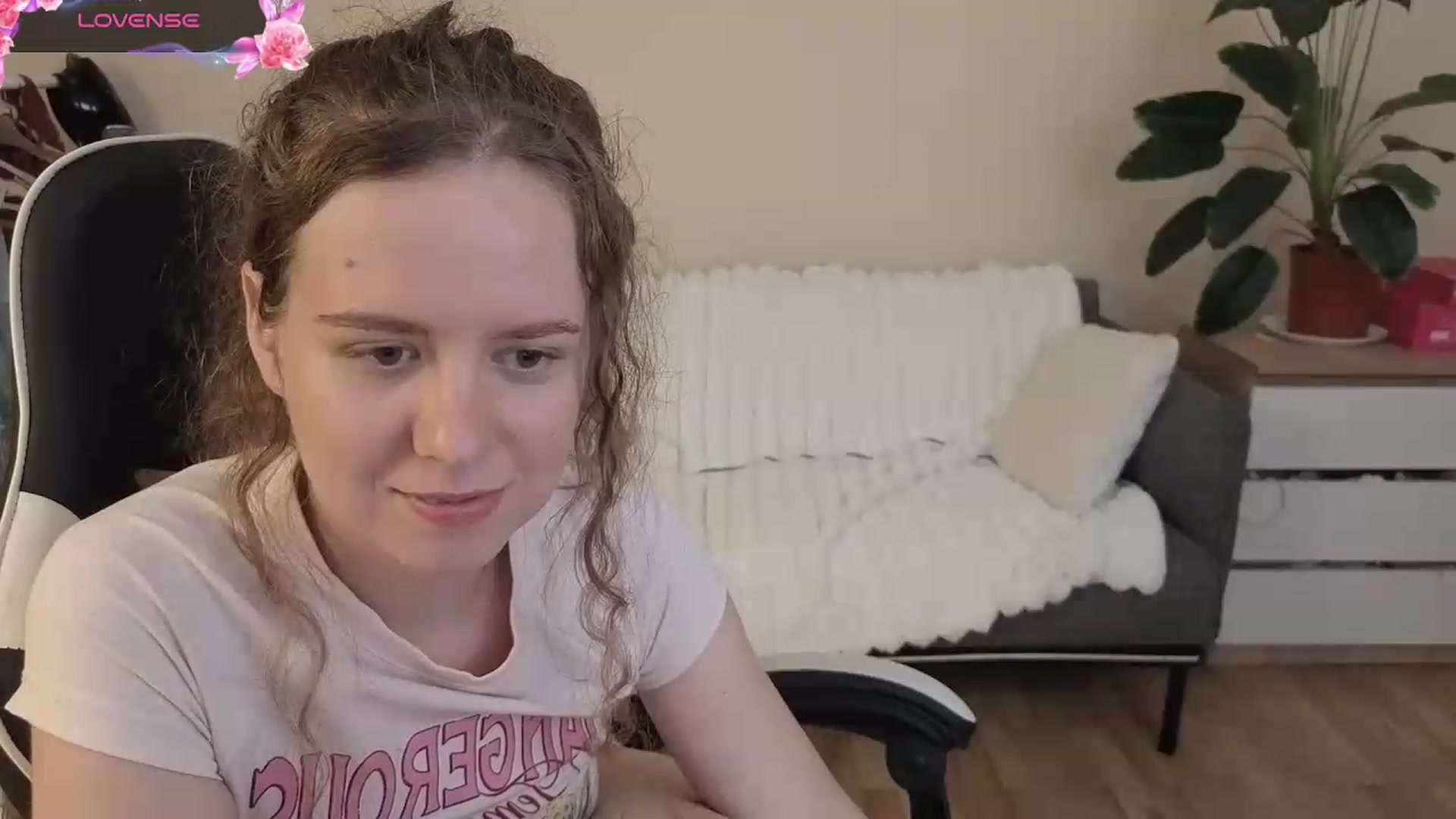 Gallery image thumbnail from BlueFlowerr's myfreecams stream on, 08/19/2026, 23:55 image 8 of 20