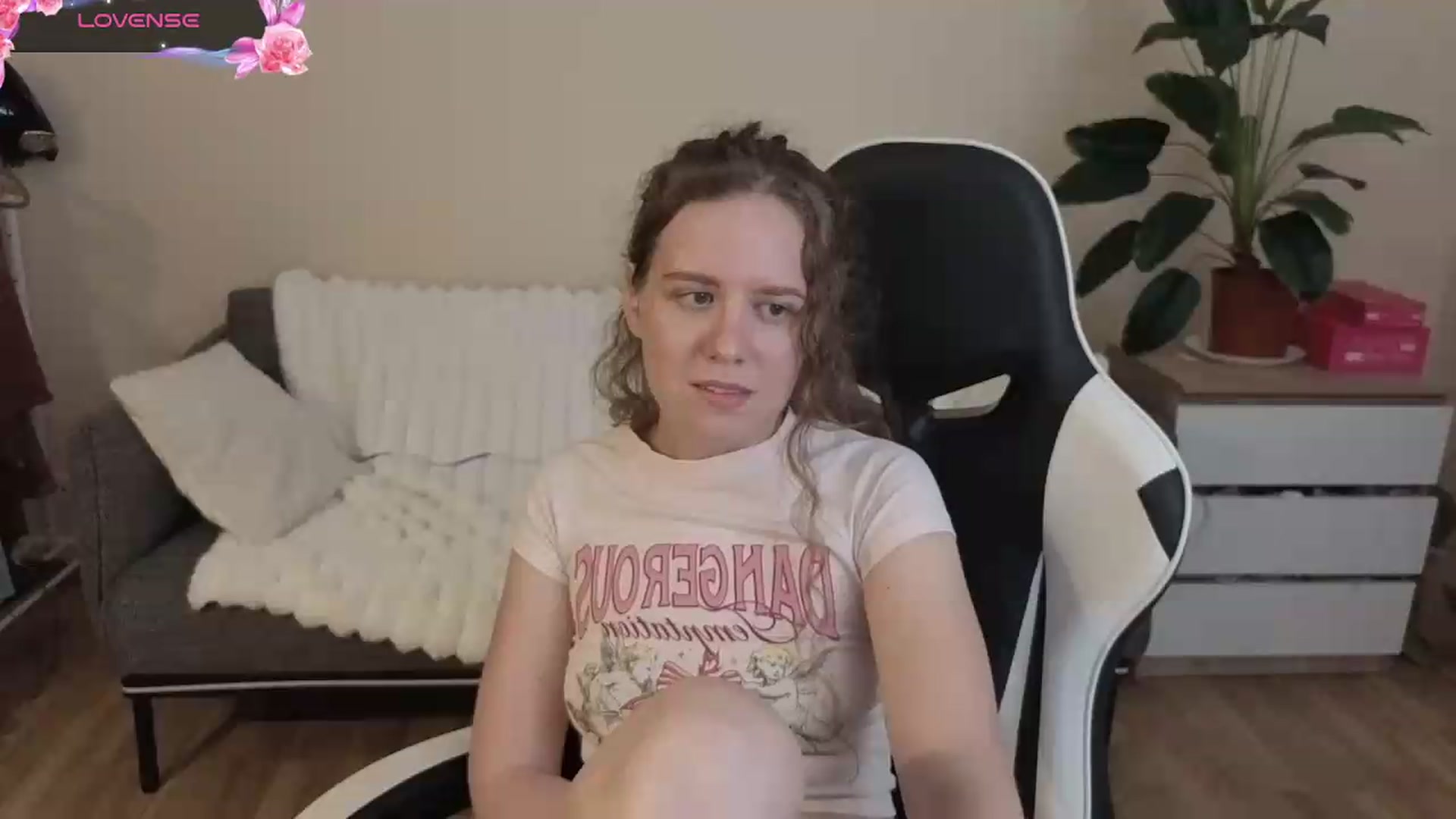 Gallery image thumbnail from BlueFlowerr's myfreecams stream on, 08/19/2026, 23:55 image 15 of 20