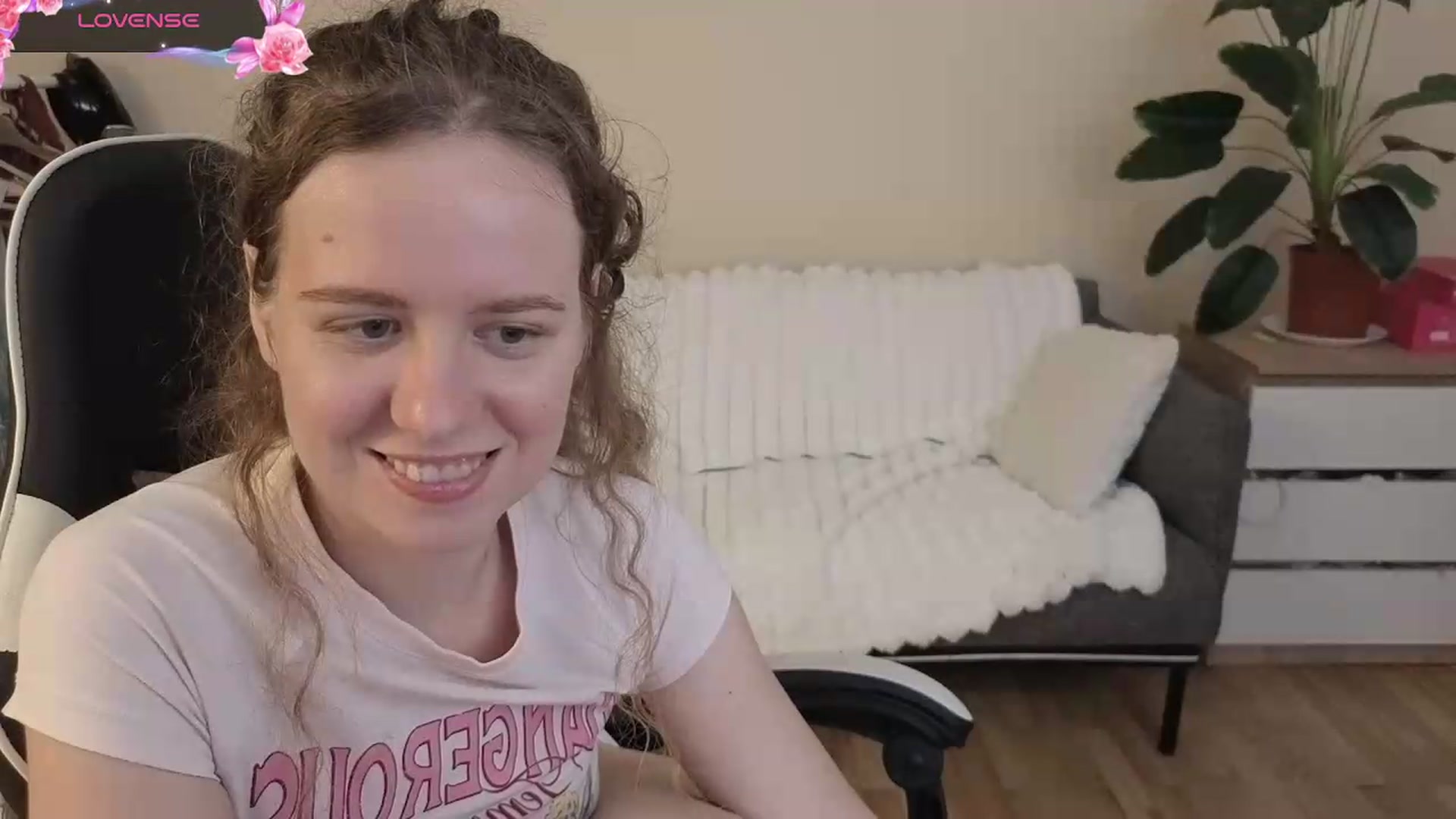 Gallery image thumbnail from BlueFlowerr's myfreecams stream on, 08/19/2026, 23:55 image 7 of 20