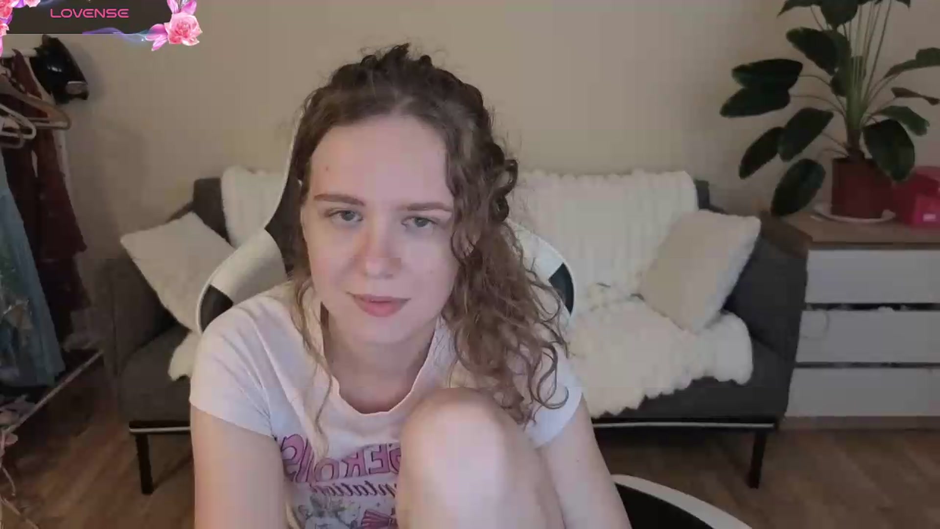 Gallery image thumbnail from BlueFlowerr's myfreecams stream on, 08/19/2026, 23:55 image 12 of 20