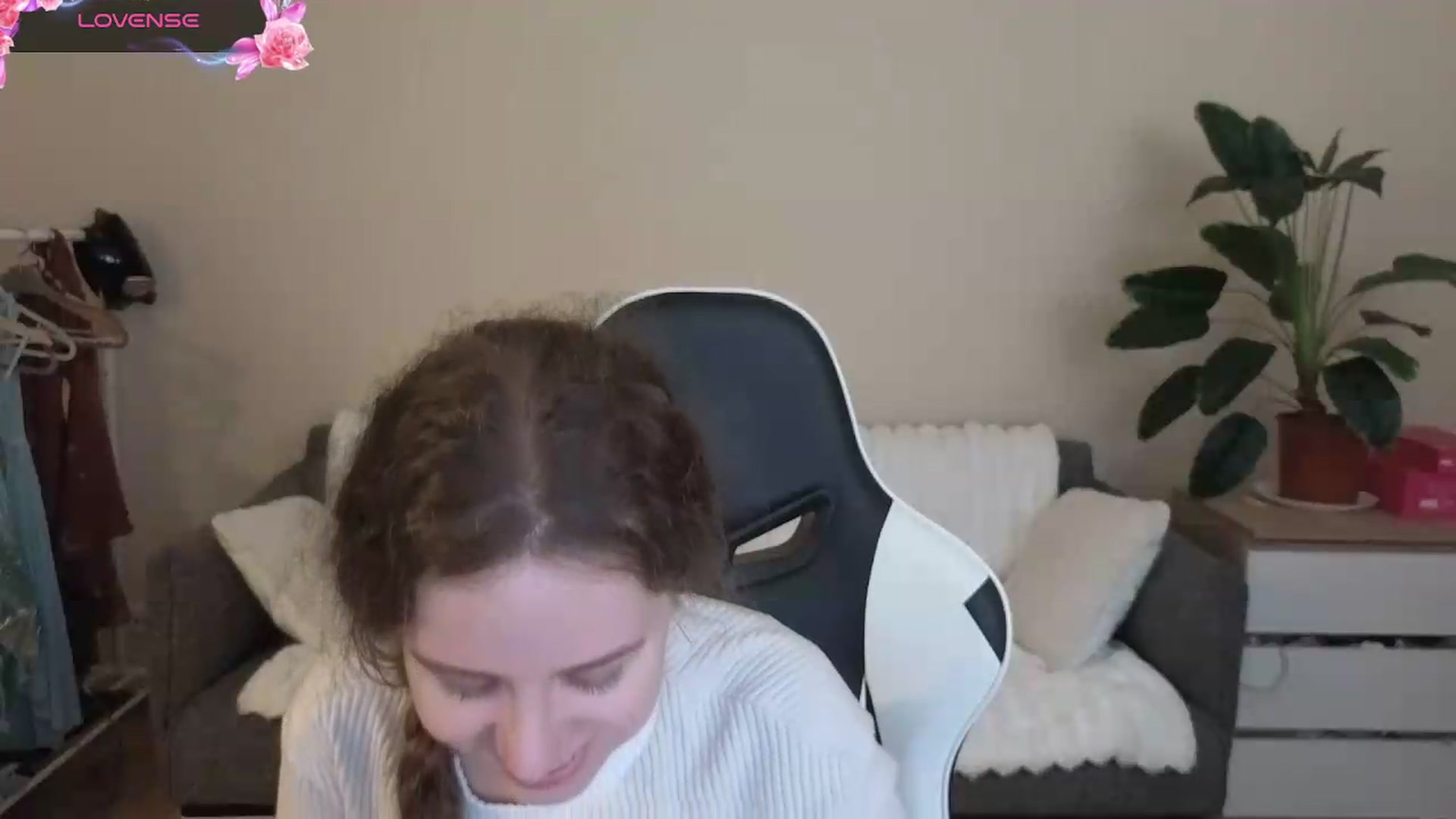 Gallery image thumbnail from BlueFlowerr's myfreecams stream on, 08/20/2026, 17:36 image 9 of 20
