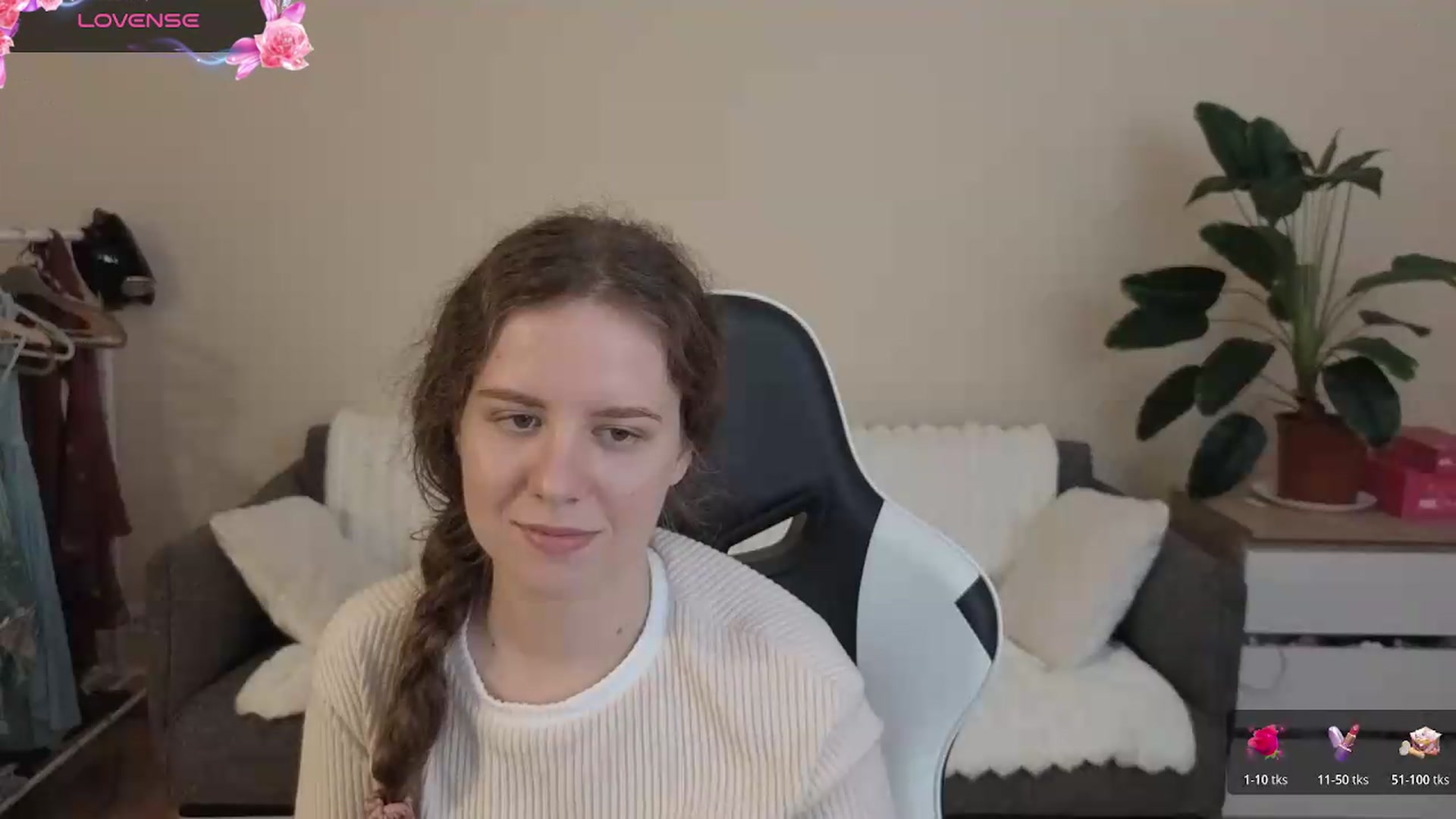 Gallery image thumbnail from BlueFlowerr's myfreecams stream on, 08/20/2026, 17:36 image 5 of 20