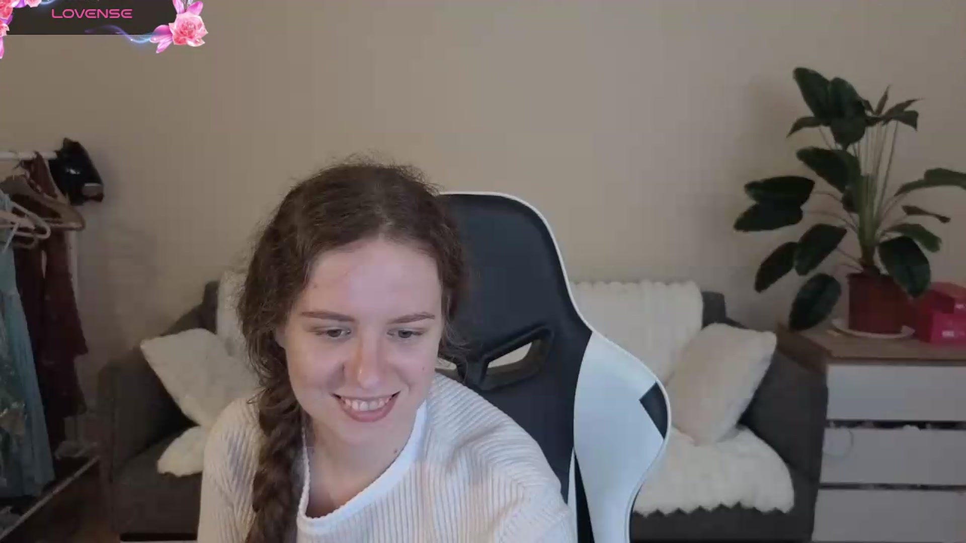 Gallery image thumbnail from BlueFlowerr's myfreecams stream on, 08/20/2026, 17:36 image 11 of 20