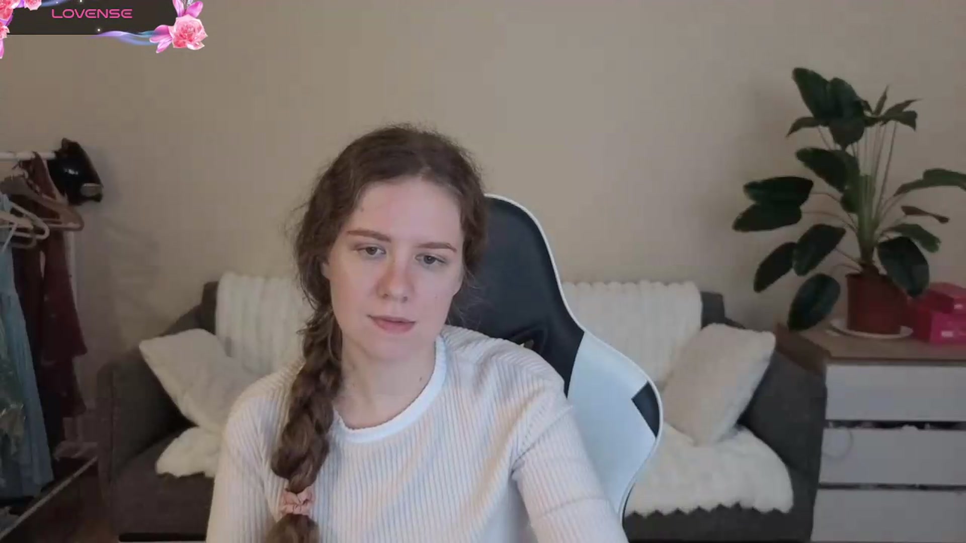 Gallery image thumbnail from BlueFlowerr's myfreecams stream on, 08/20/2026, 17:36 image 2 of 20