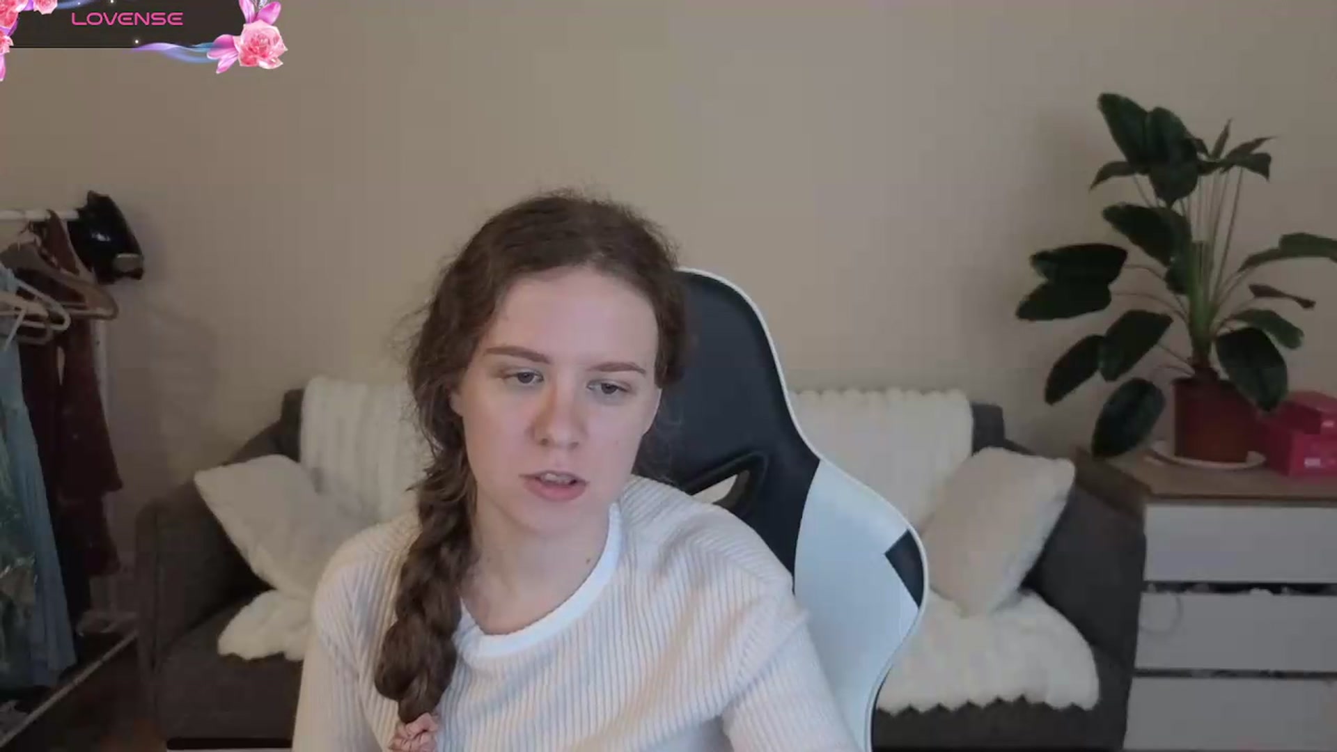 Gallery image thumbnail from BlueFlowerr's myfreecams stream on, 08/20/2026, 17:36 image 16 of 20