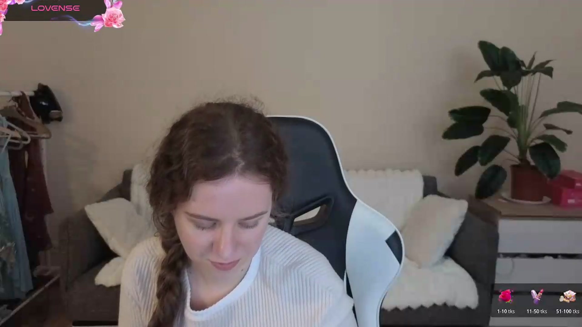 Gallery image thumbnail from BlueFlowerr's myfreecams stream on, 08/20/2026, 17:36 image 13 of 20