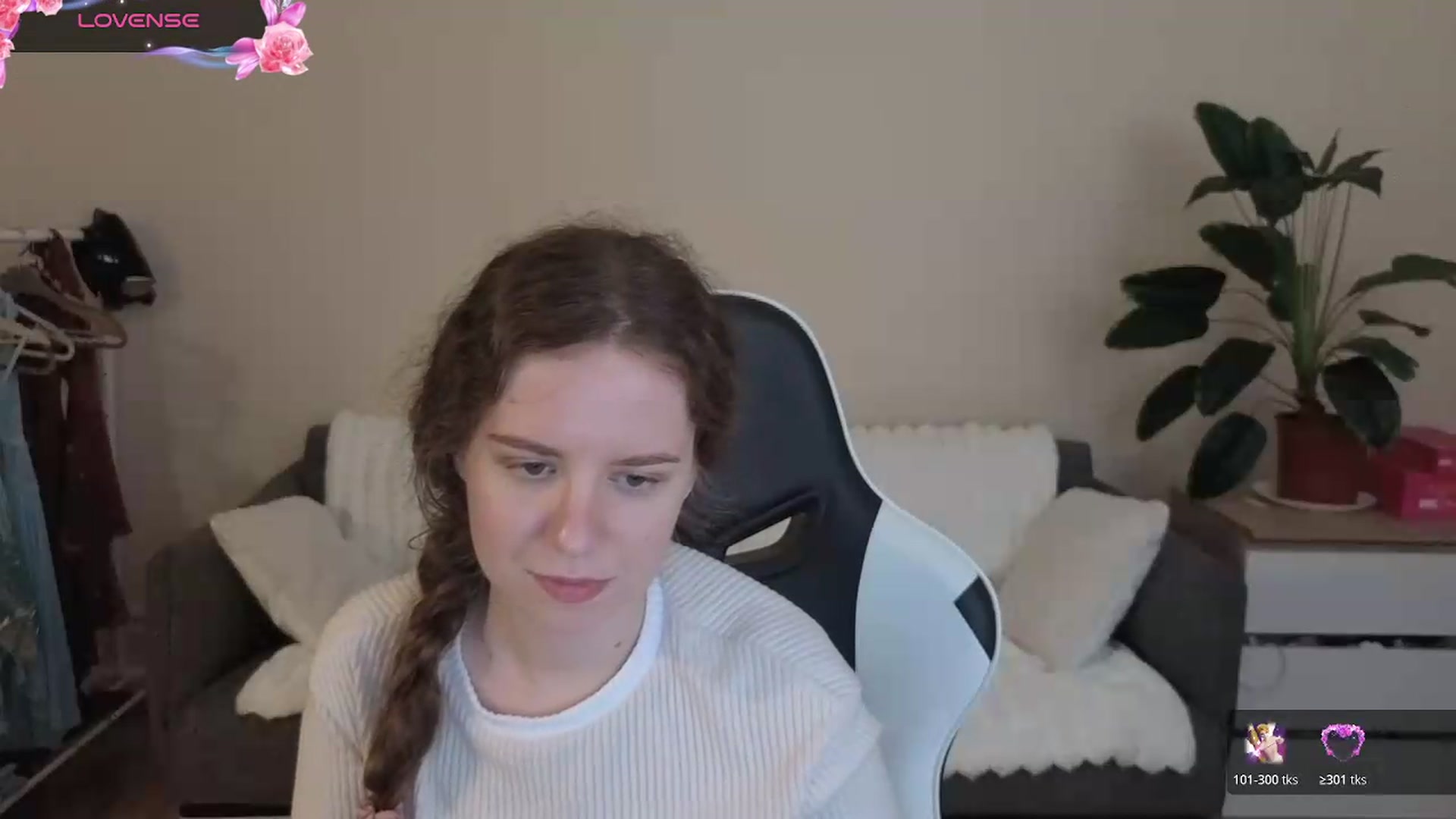 Gallery image thumbnail from BlueFlowerr's myfreecams stream on, 08/20/2026, 17:36 image 4 of 20