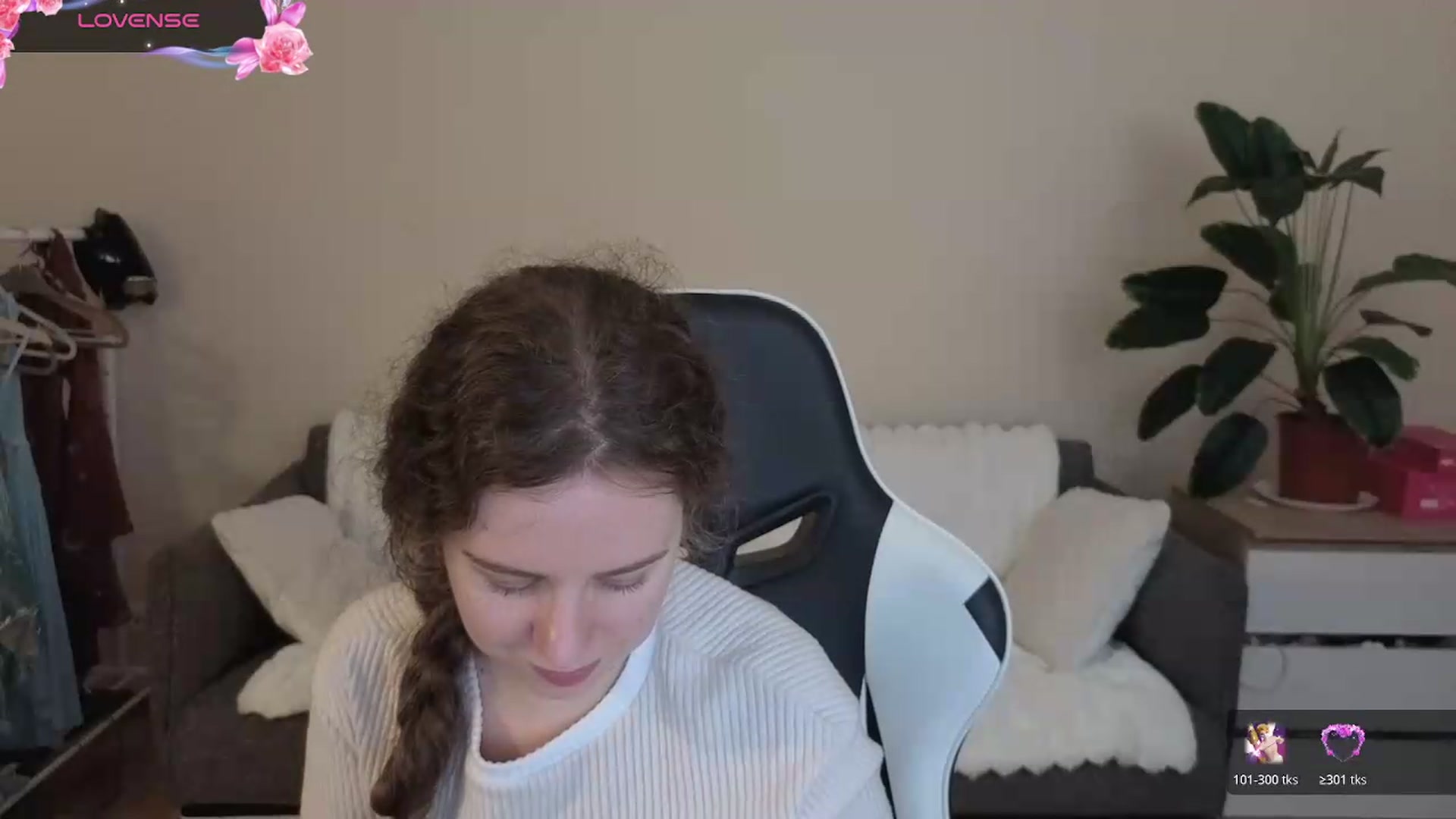 Gallery image thumbnail from BlueFlowerr's myfreecams stream on, 08/20/2026, 17:36 image 12 of 20