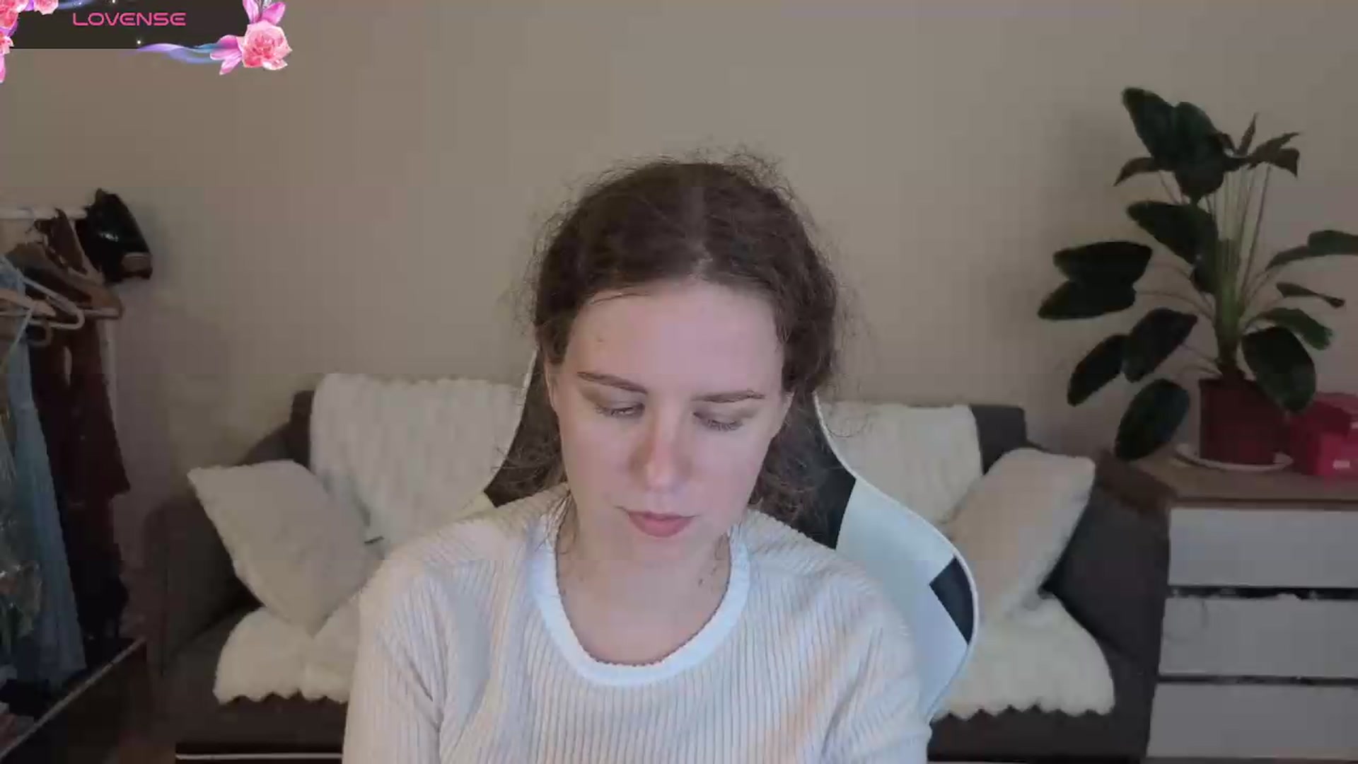 Gallery image thumbnail from BlueFlowerr's myfreecams stream on, 08/20/2026, 19:55 image 14 of 20