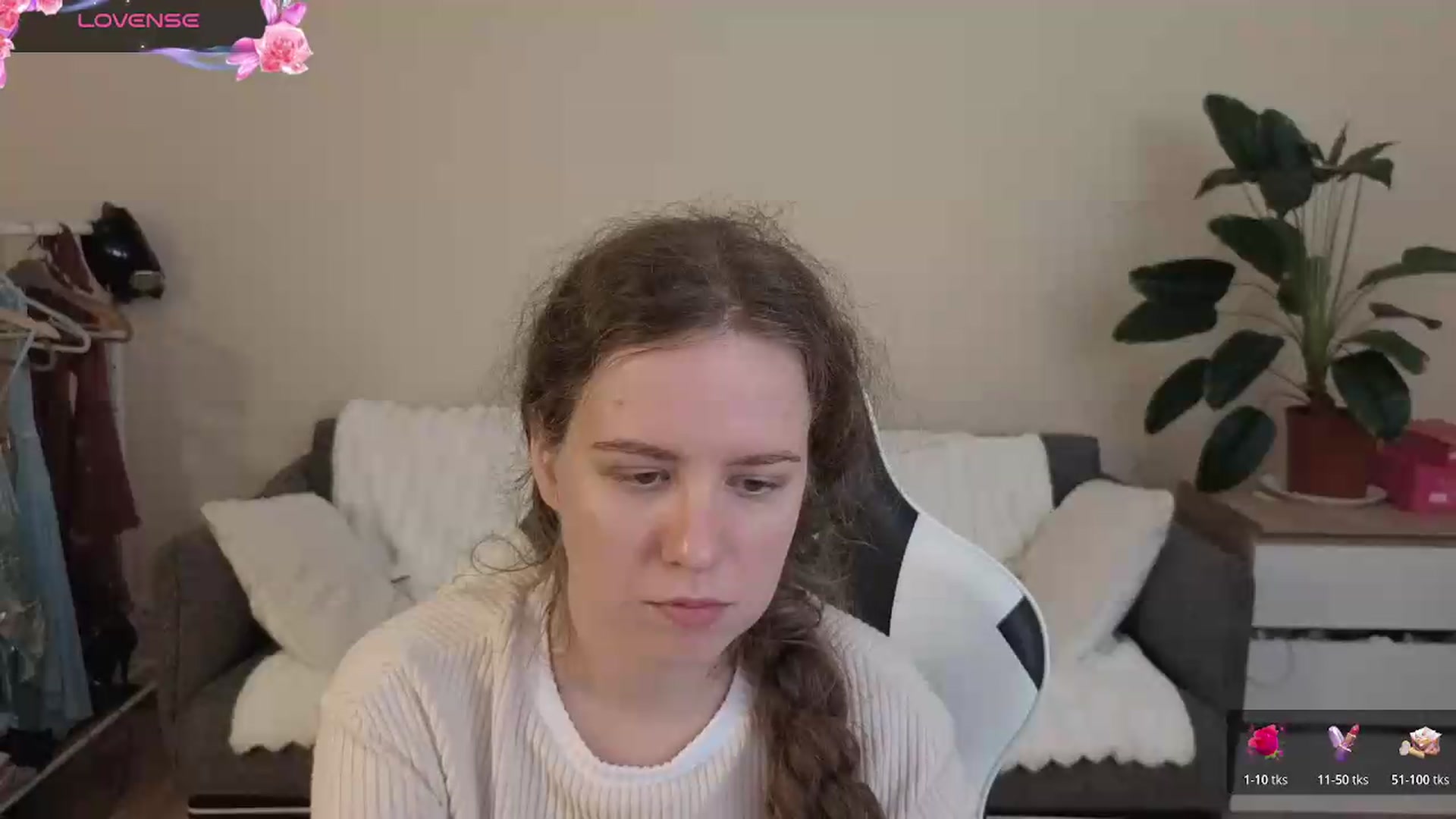Gallery image thumbnail from BlueFlowerr's myfreecams stream on, 08/20/2026, 19:55 image 18 of 20
