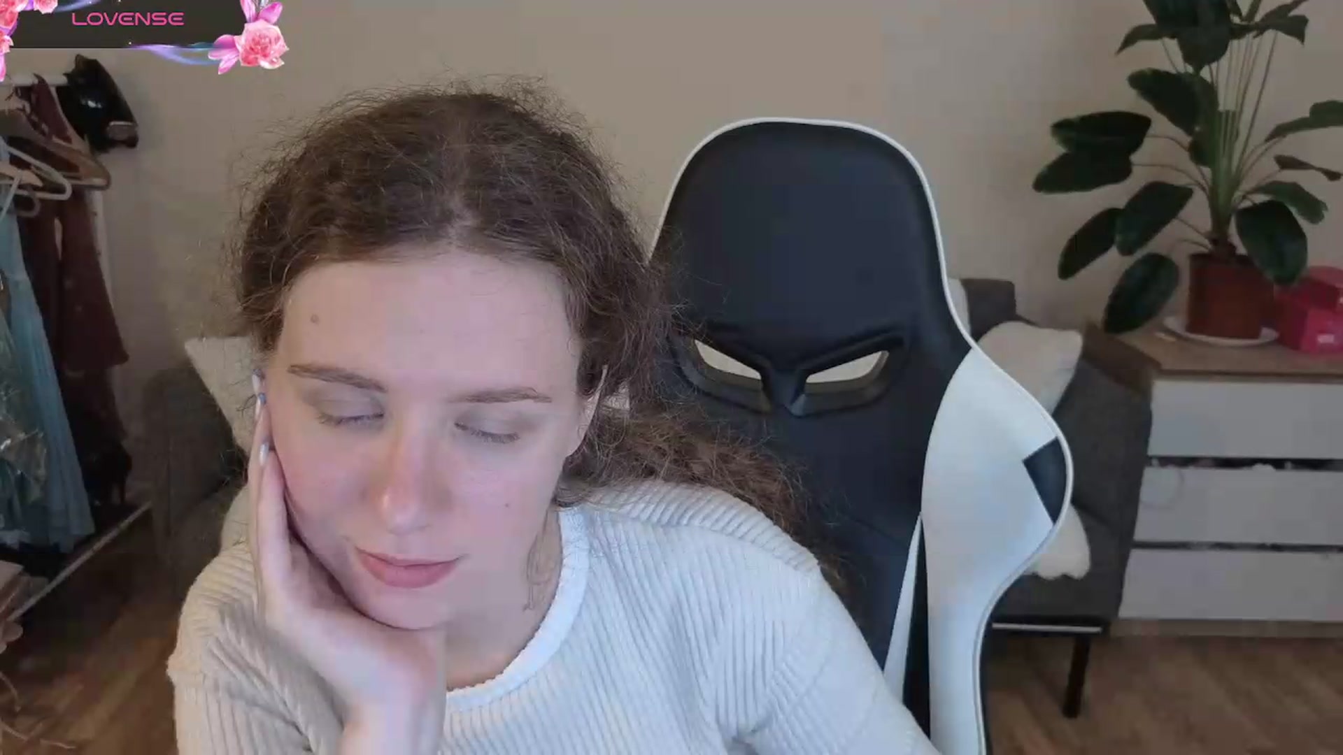 Gallery image thumbnail from BlueFlowerr's myfreecams stream on, 08/20/2026, 19:55 image 10 of 20