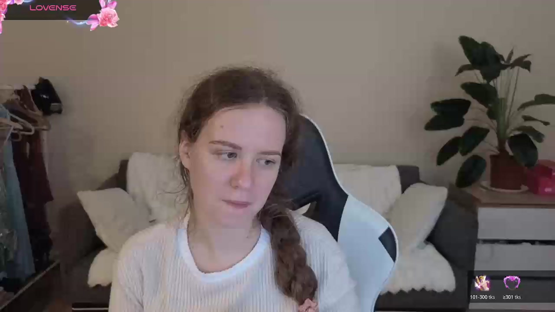 Gallery image thumbnail from BlueFlowerr's myfreecams stream on, 08/20/2026, 19:55 image 16 of 20
