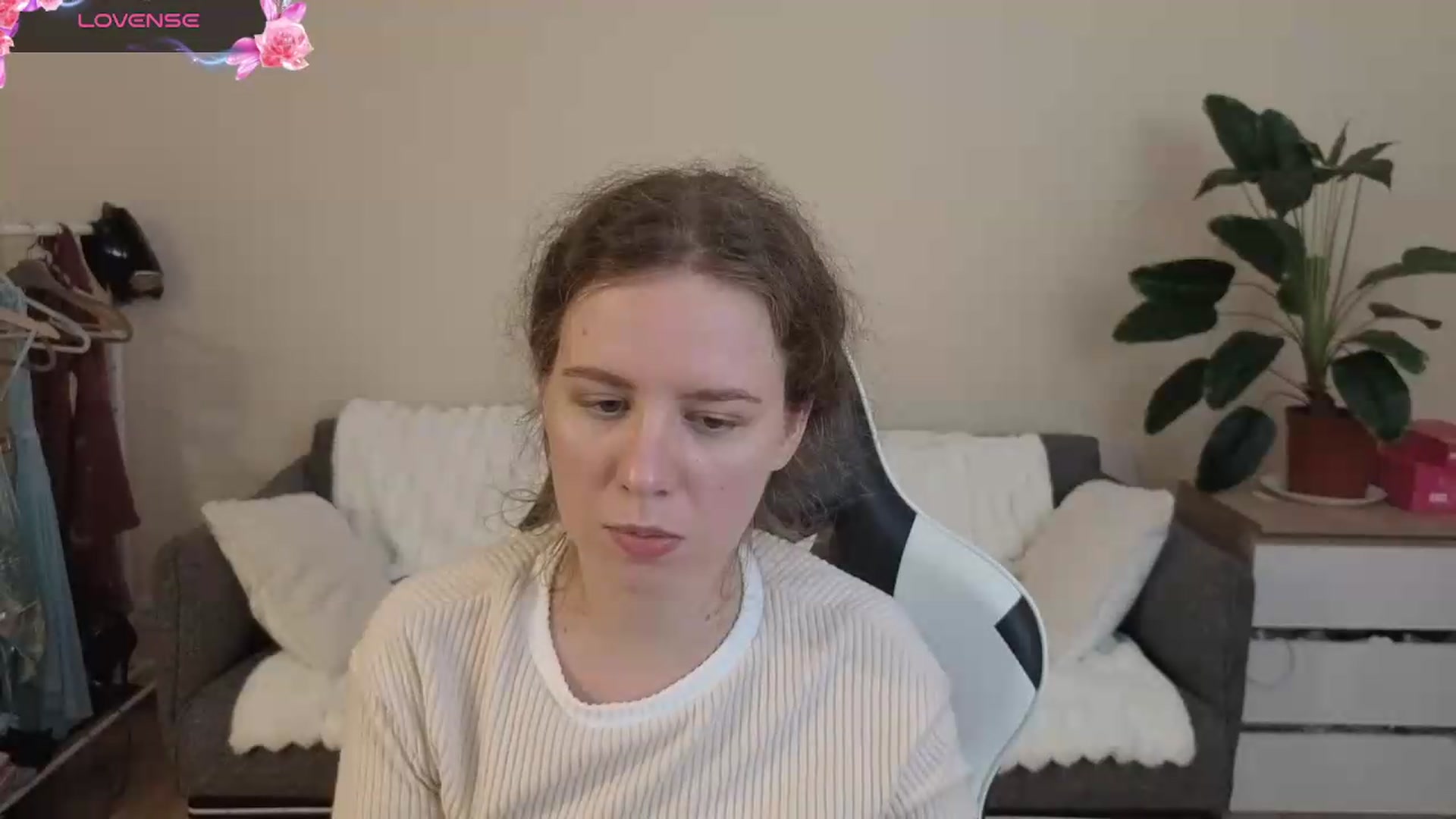 Gallery image thumbnail from BlueFlowerr's myfreecams stream on, 08/20/2026, 19:55 image 13 of 20