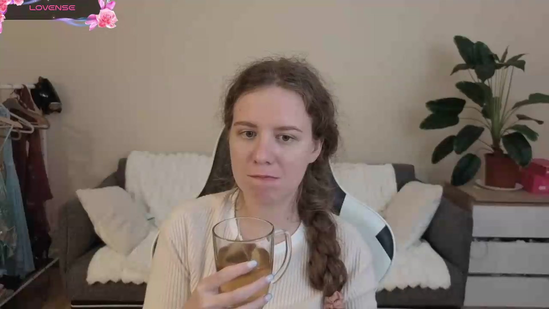Gallery image thumbnail from BlueFlowerr's myfreecams stream on, 08/20/2026, 19:55 image 17 of 20