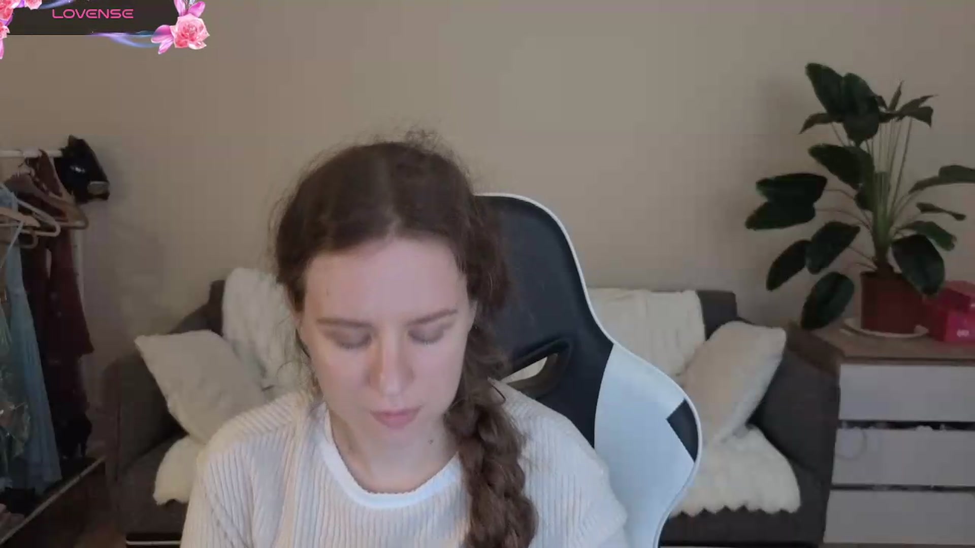Gallery image thumbnail from BlueFlowerr's myfreecams stream on, 08/20/2026, 20:40 image 13 of 20