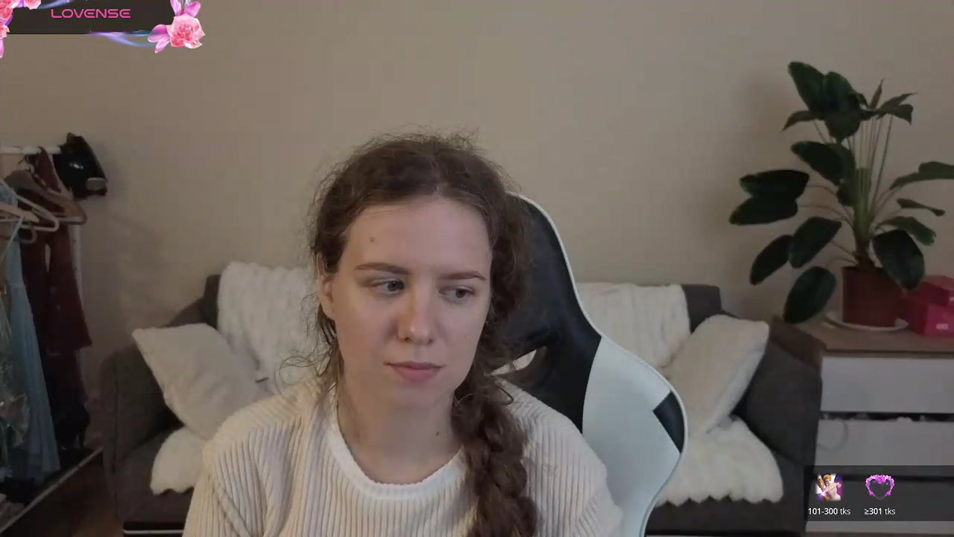 Gallery image thumbnail from BlueFlowerr's myfreecams stream on, 08/20/2026, 20:40 image 15 of 20