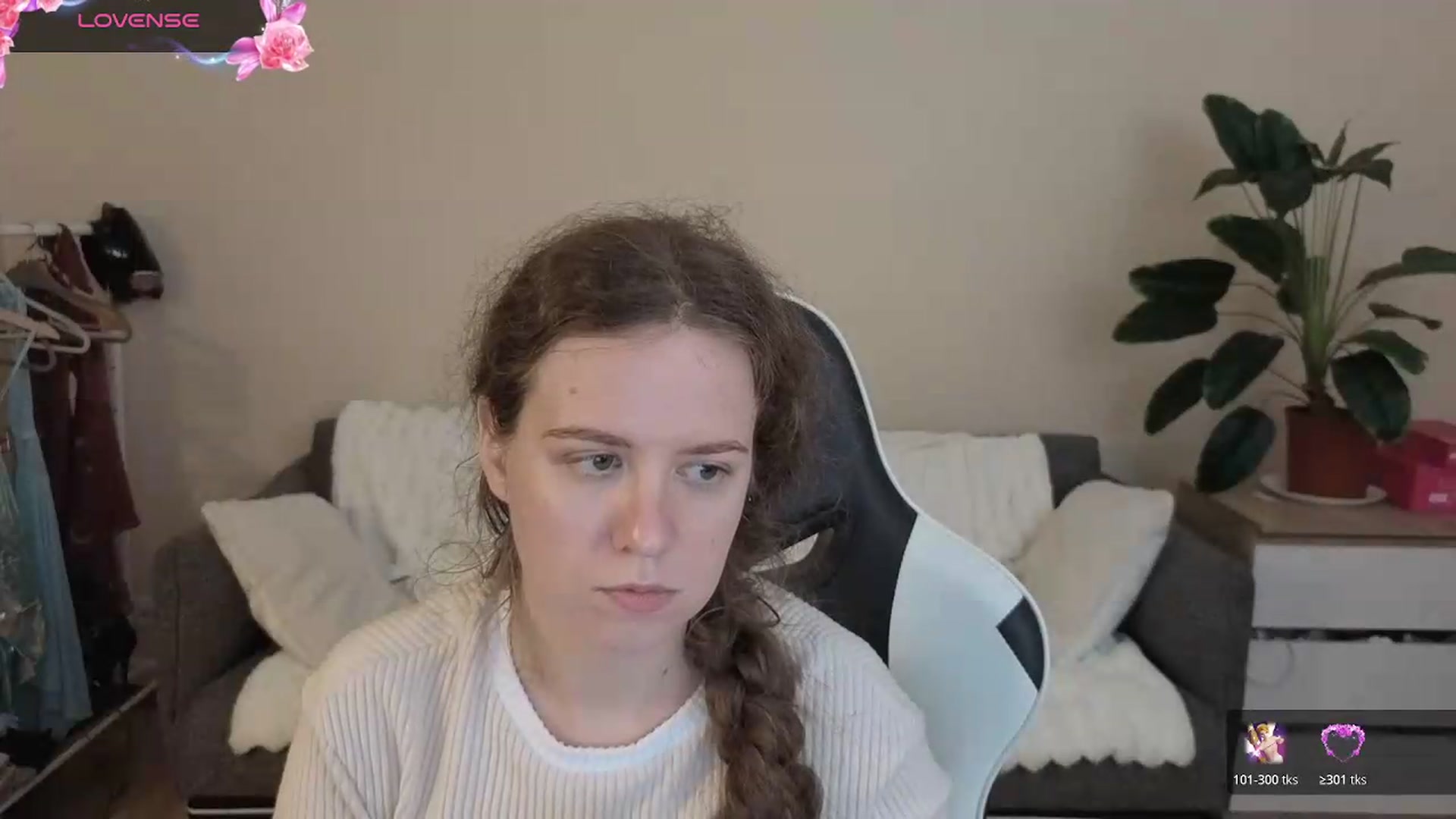 Gallery image thumbnail from BlueFlowerr's myfreecams stream on, 08/20/2026, 20:40 image 10 of 20