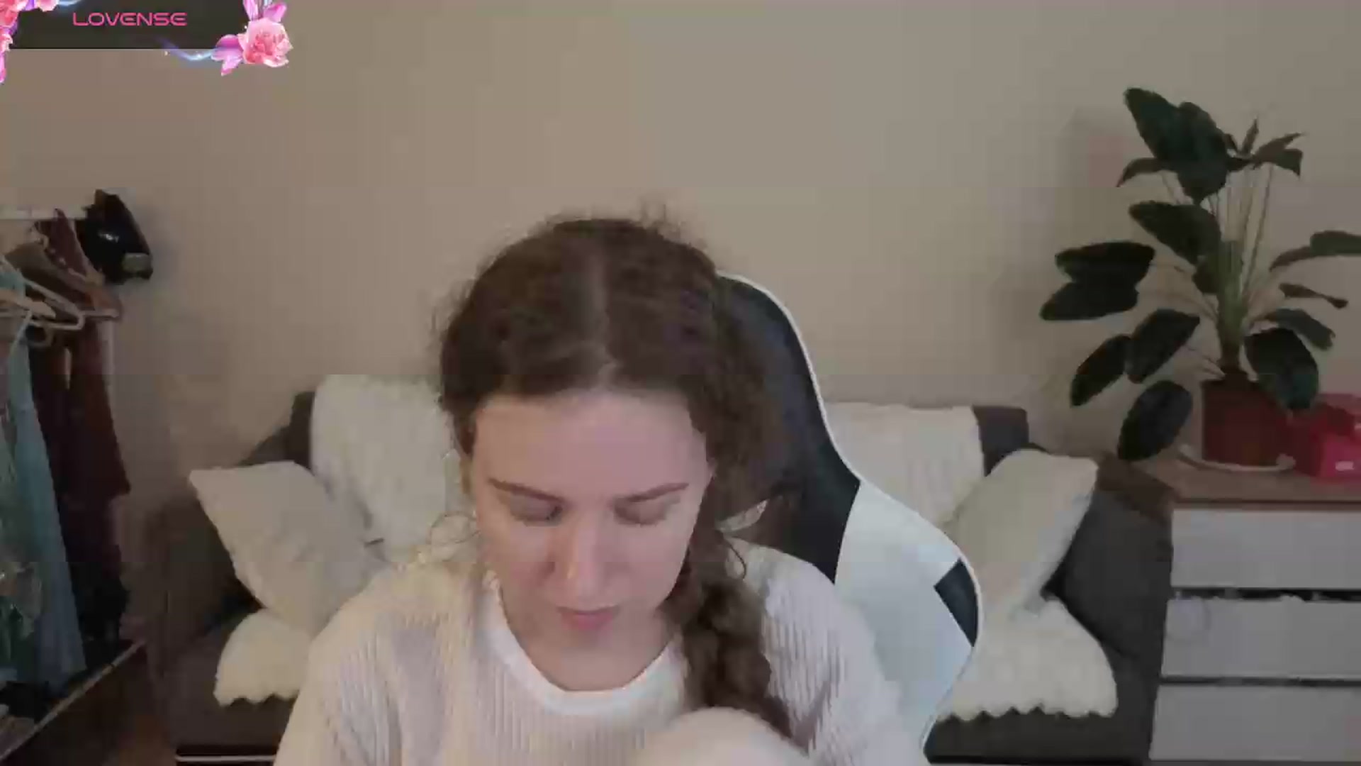Gallery image thumbnail from BlueFlowerr's myfreecams stream on, 08/20/2026, 20:40 image 8 of 20