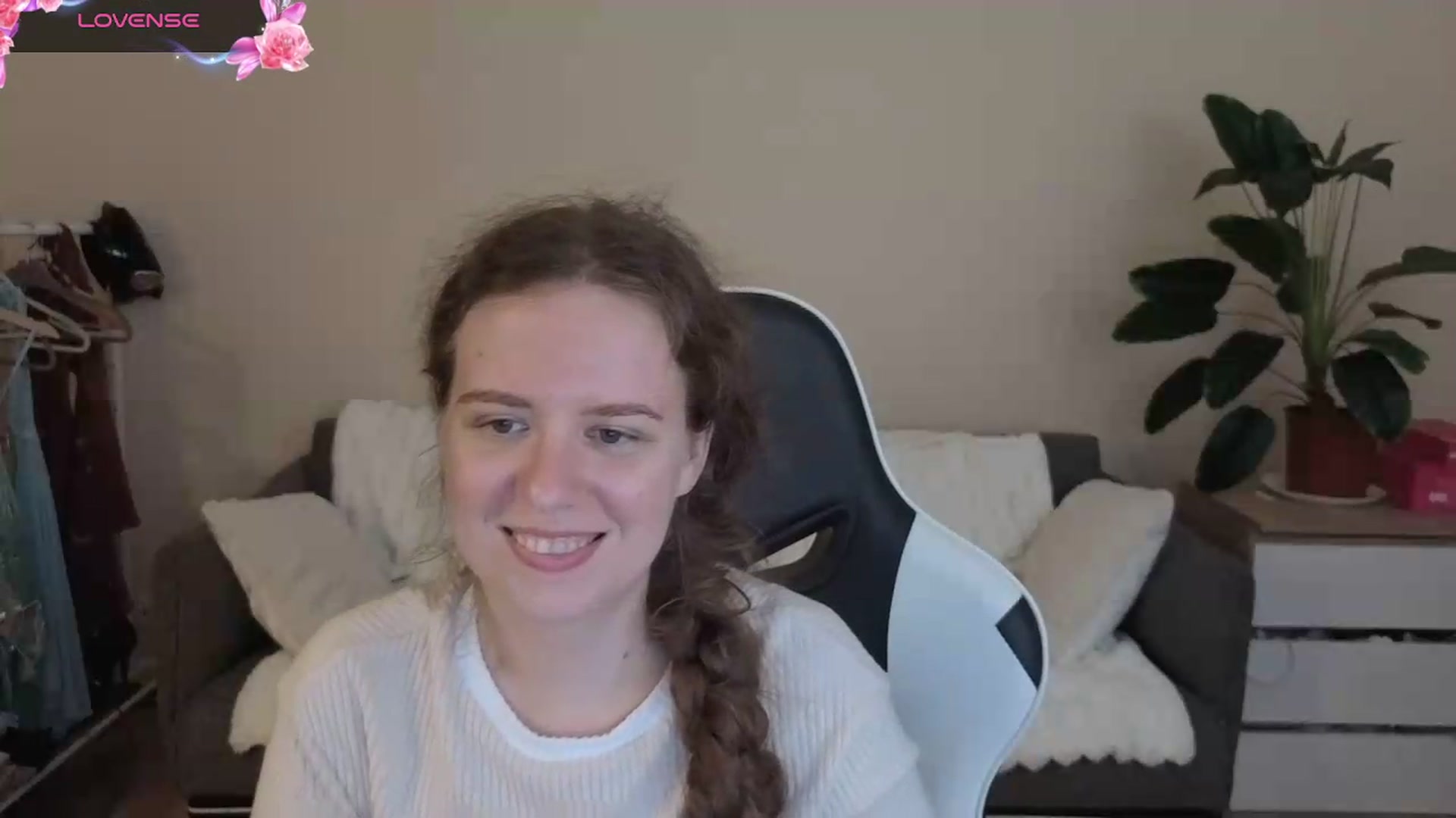 Gallery image thumbnail from BlueFlowerr's myfreecams stream on, 08/20/2026, 20:40 image 4 of 20