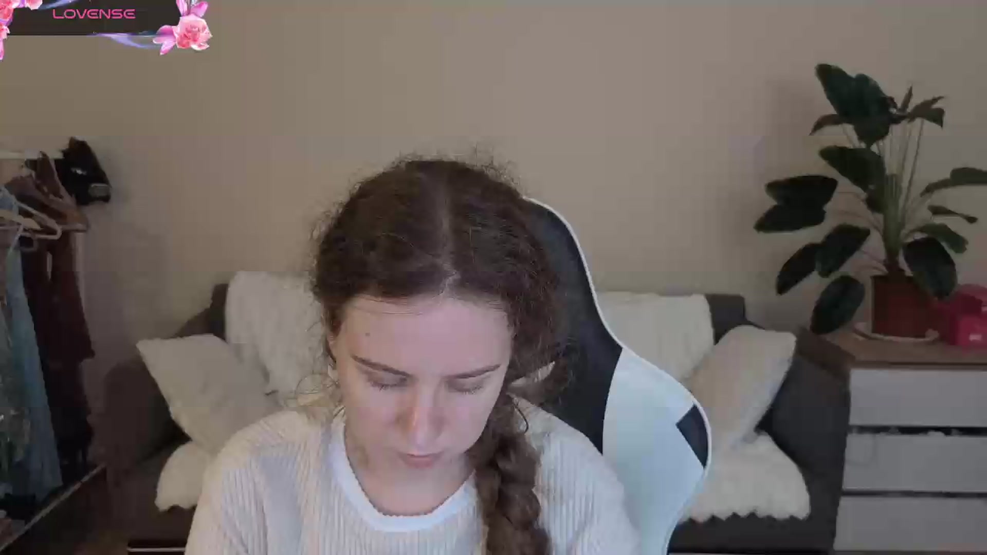 Gallery image thumbnail from BlueFlowerr's myfreecams stream on, 08/20/2026, 20:40 image 7 of 20